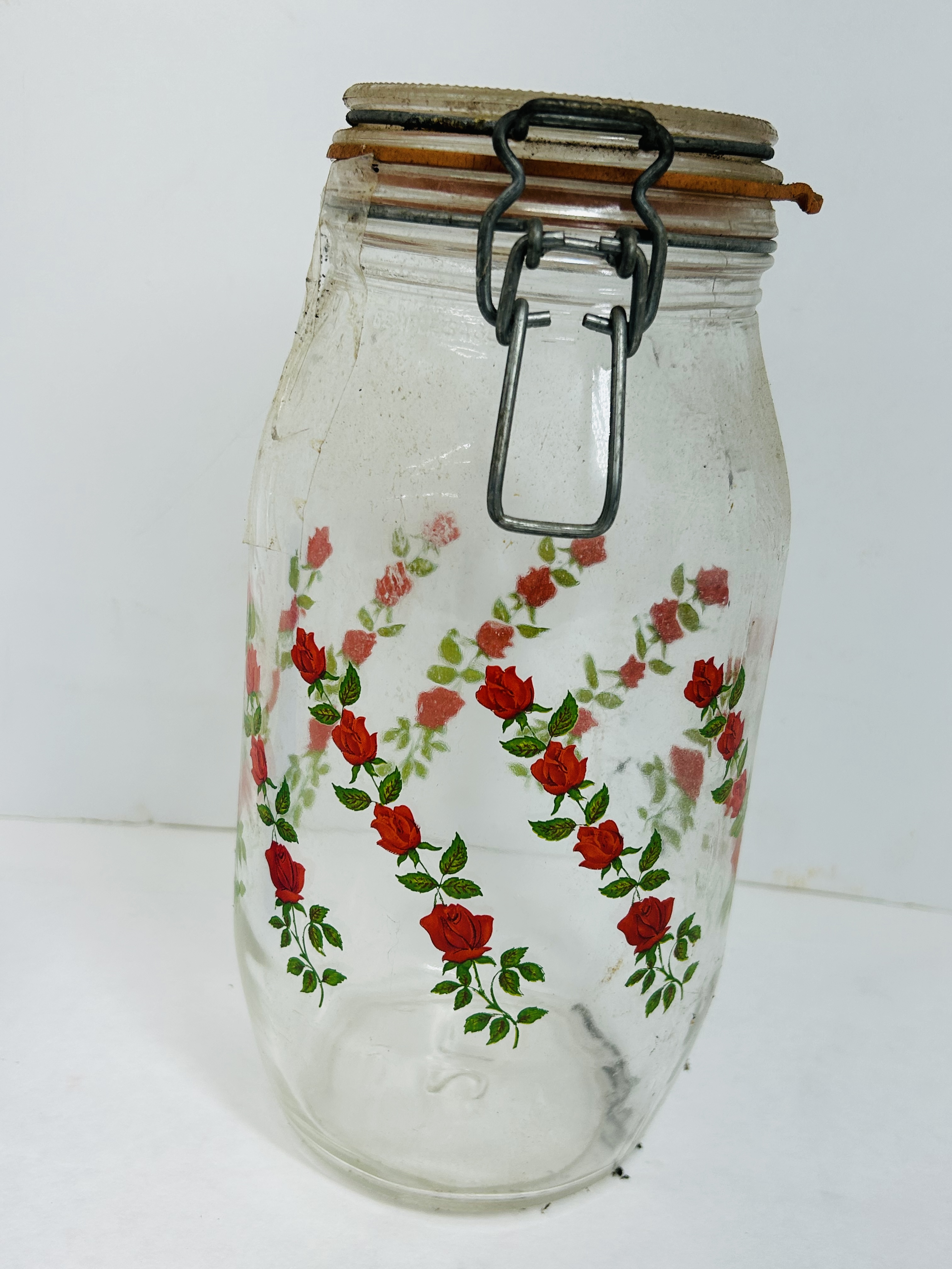 ASSORTED VINTAGE GLASS AND WOOD KITCHENALIA