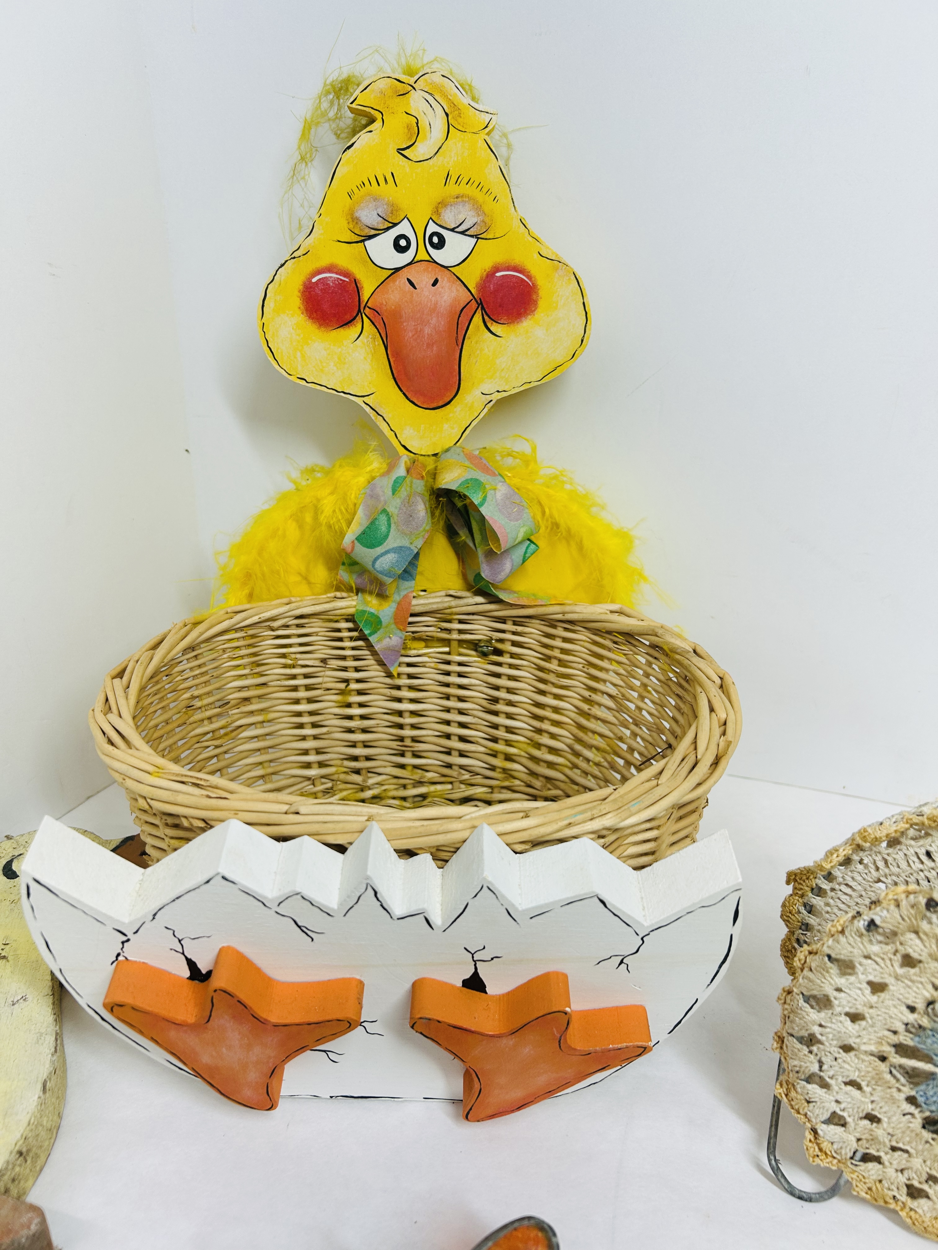 AMERICANA DECORATIVE HOUSEHOLD OBJECTS, 20TH CENTURY