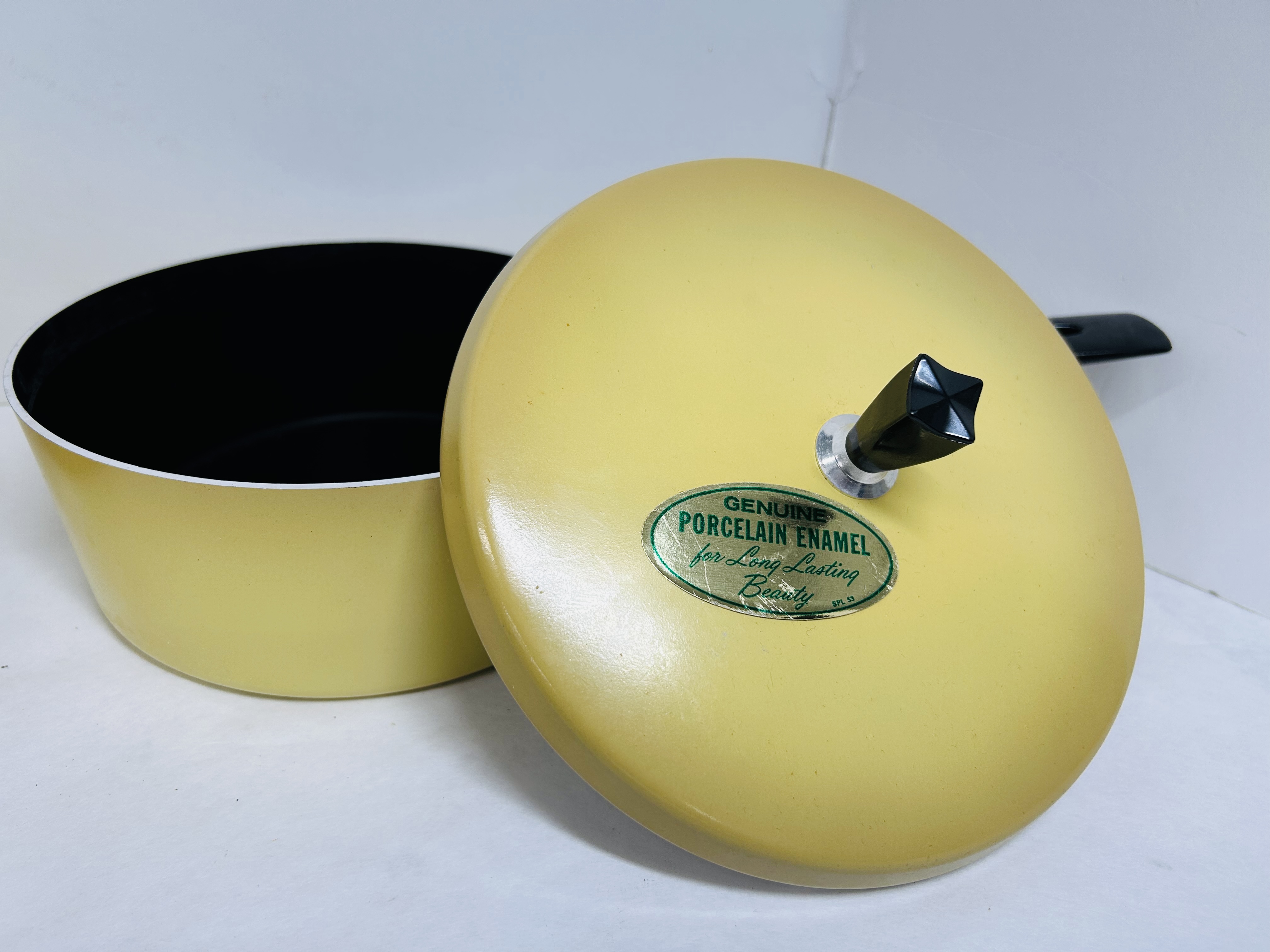REGAL WARE YELLOW ENAMEL COOKWARE SET