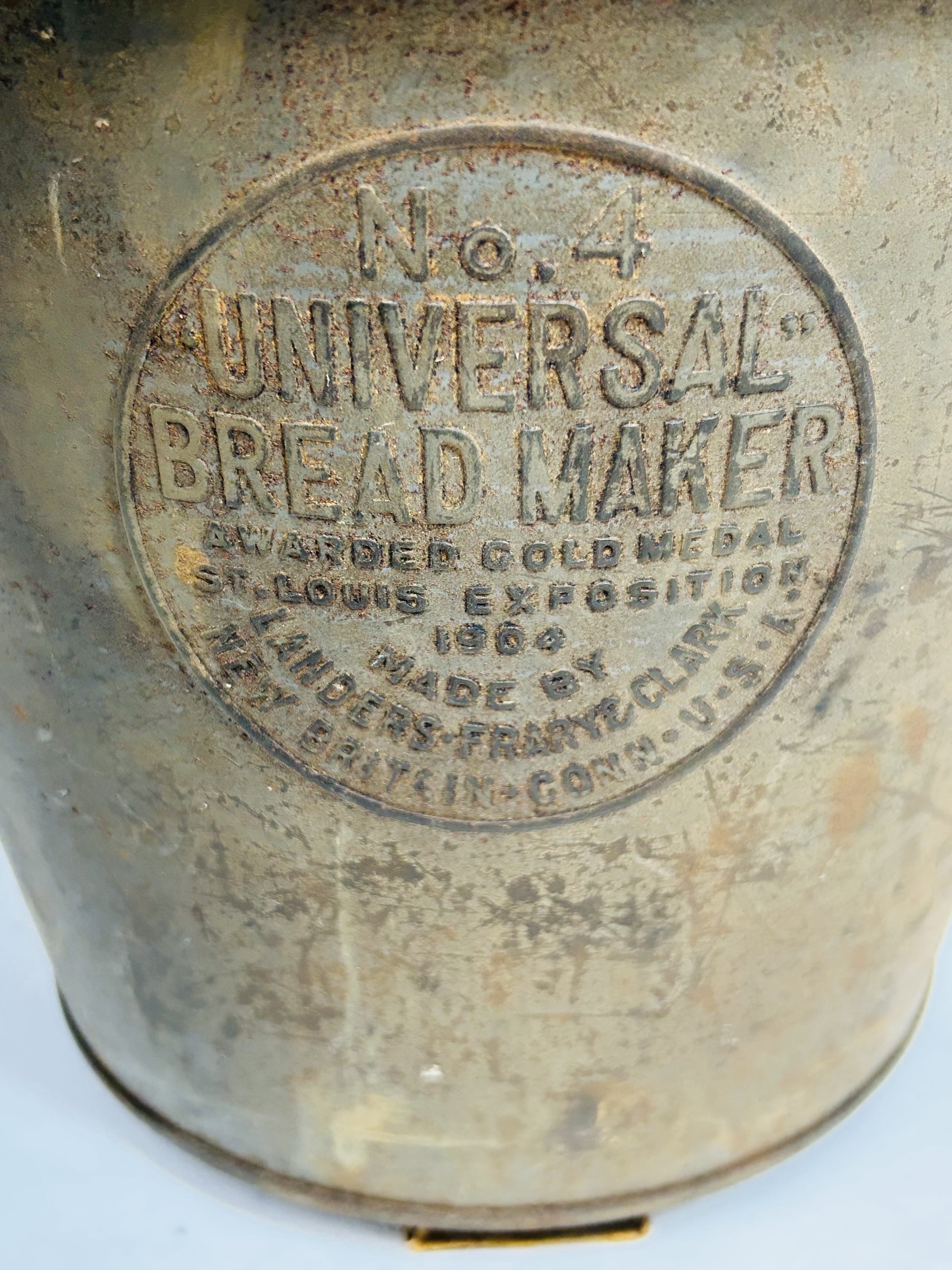 LANDERS FRARY & CLARK BREAD MAKER 1904