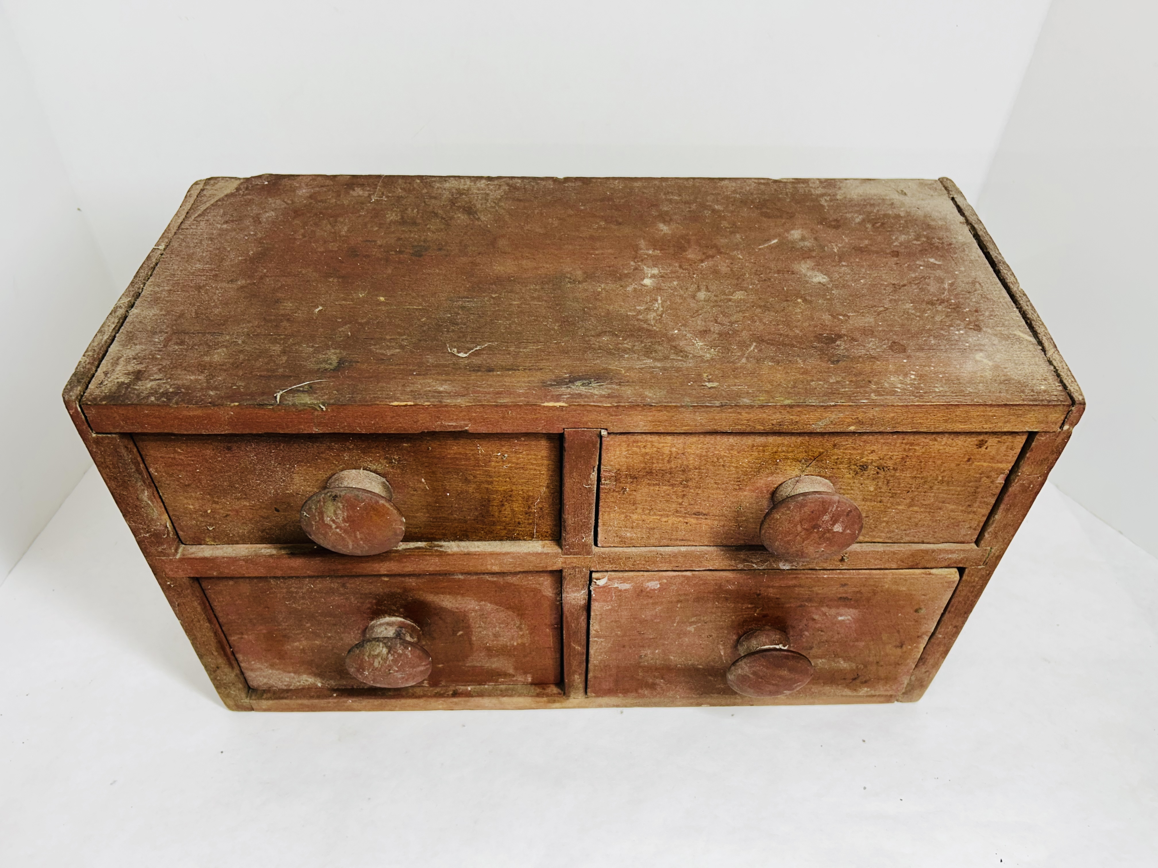 AMERICAN PRIMITIVE WOOD CHEST, 1900S