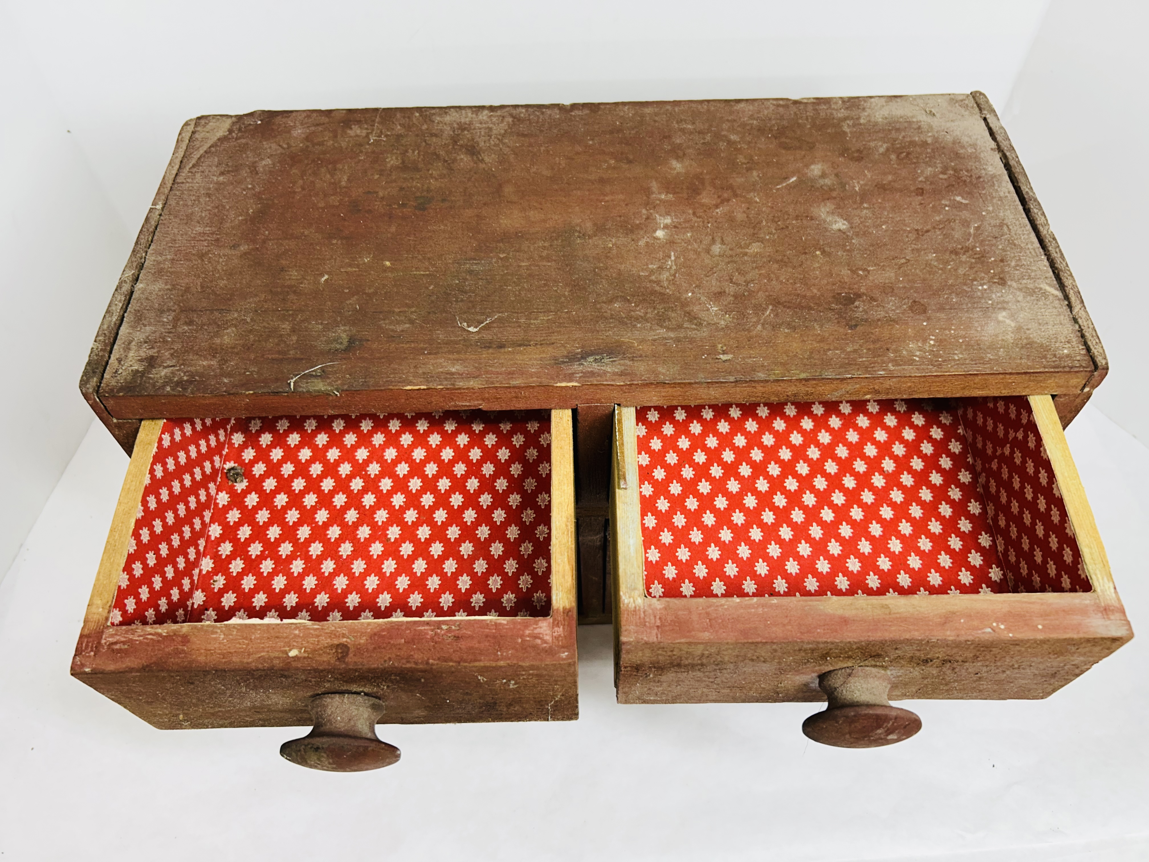 AMERICAN PRIMITIVE WOOD CHEST, 1900S