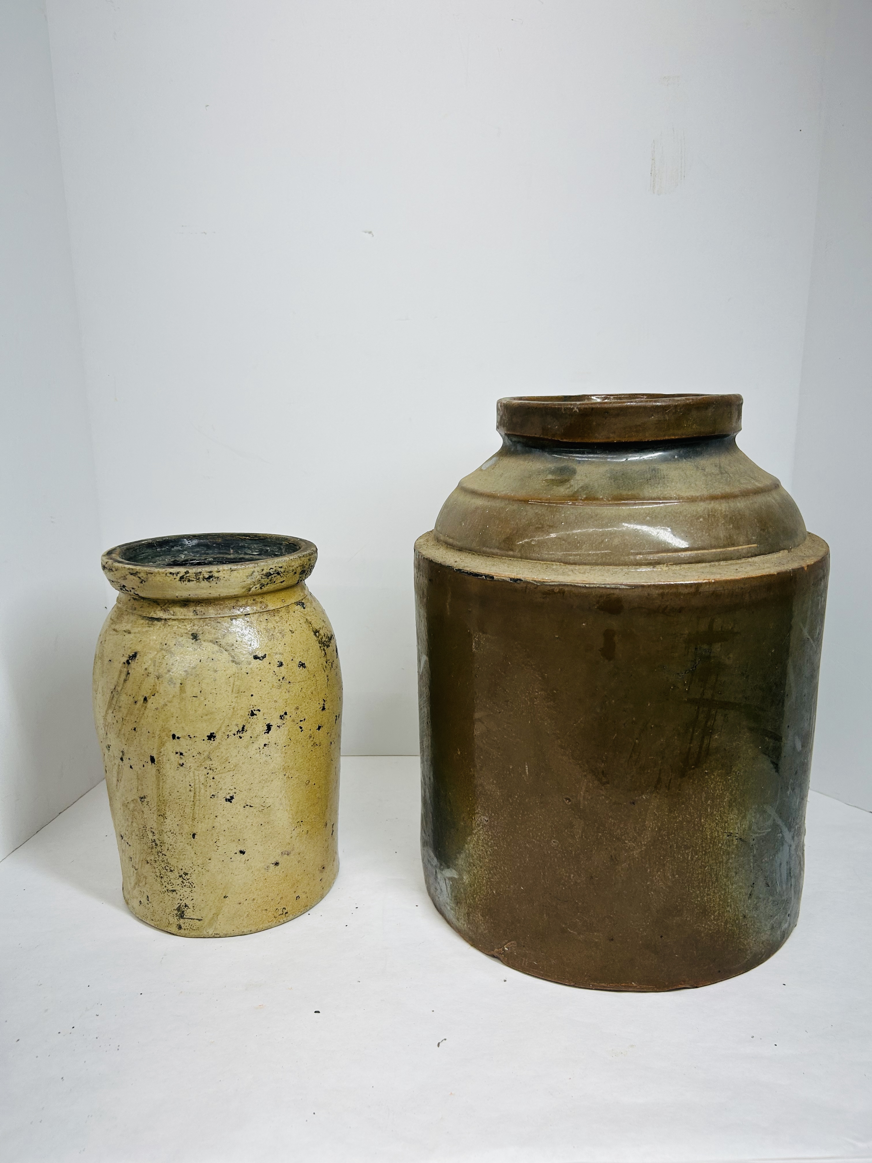 TWO AMERICAN STONEWARE JARS, 19TH CENTURY