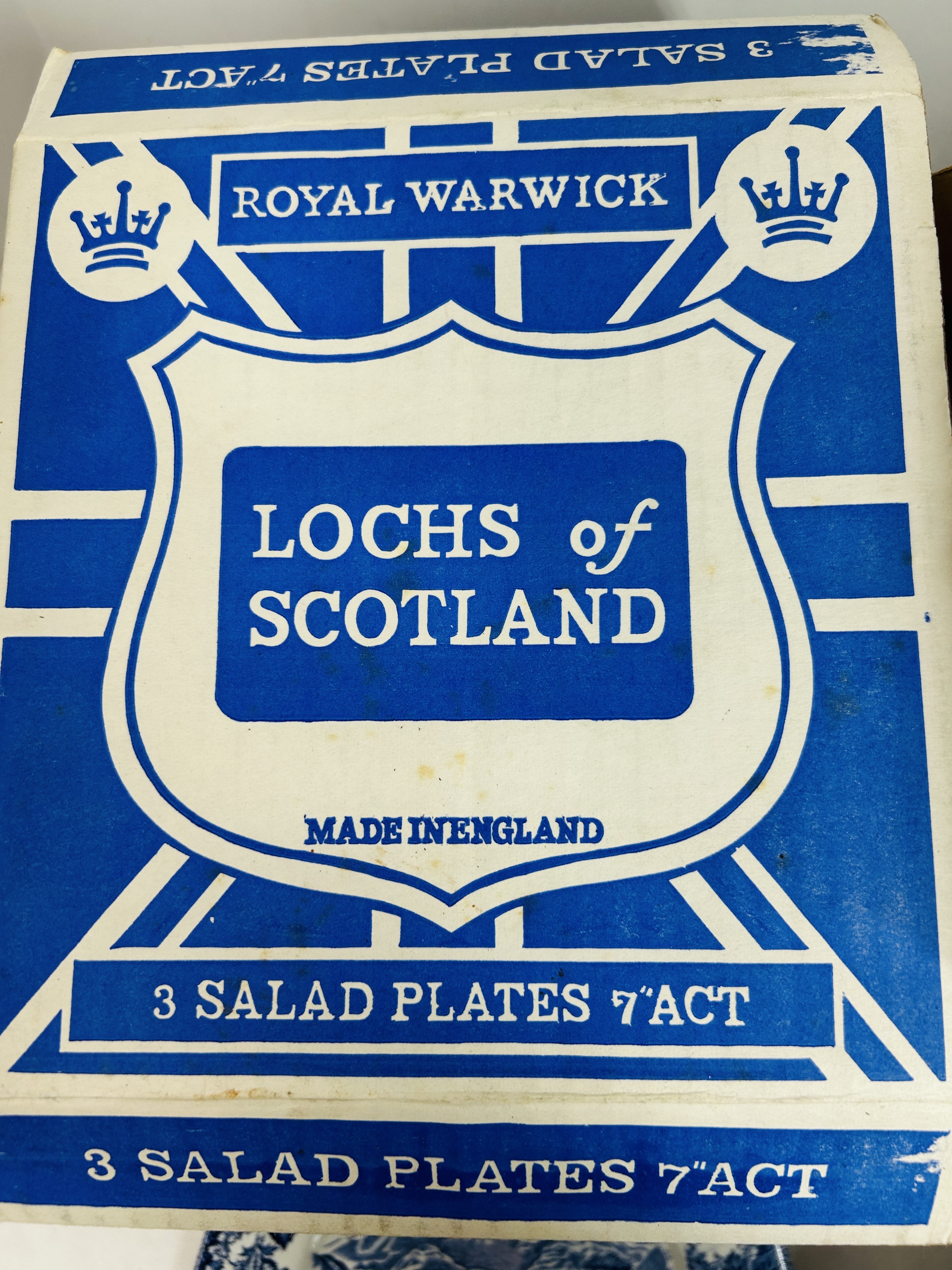 ROYAL WARWICK CERAMIC TABLEWARE, MID-20TH CENTURY