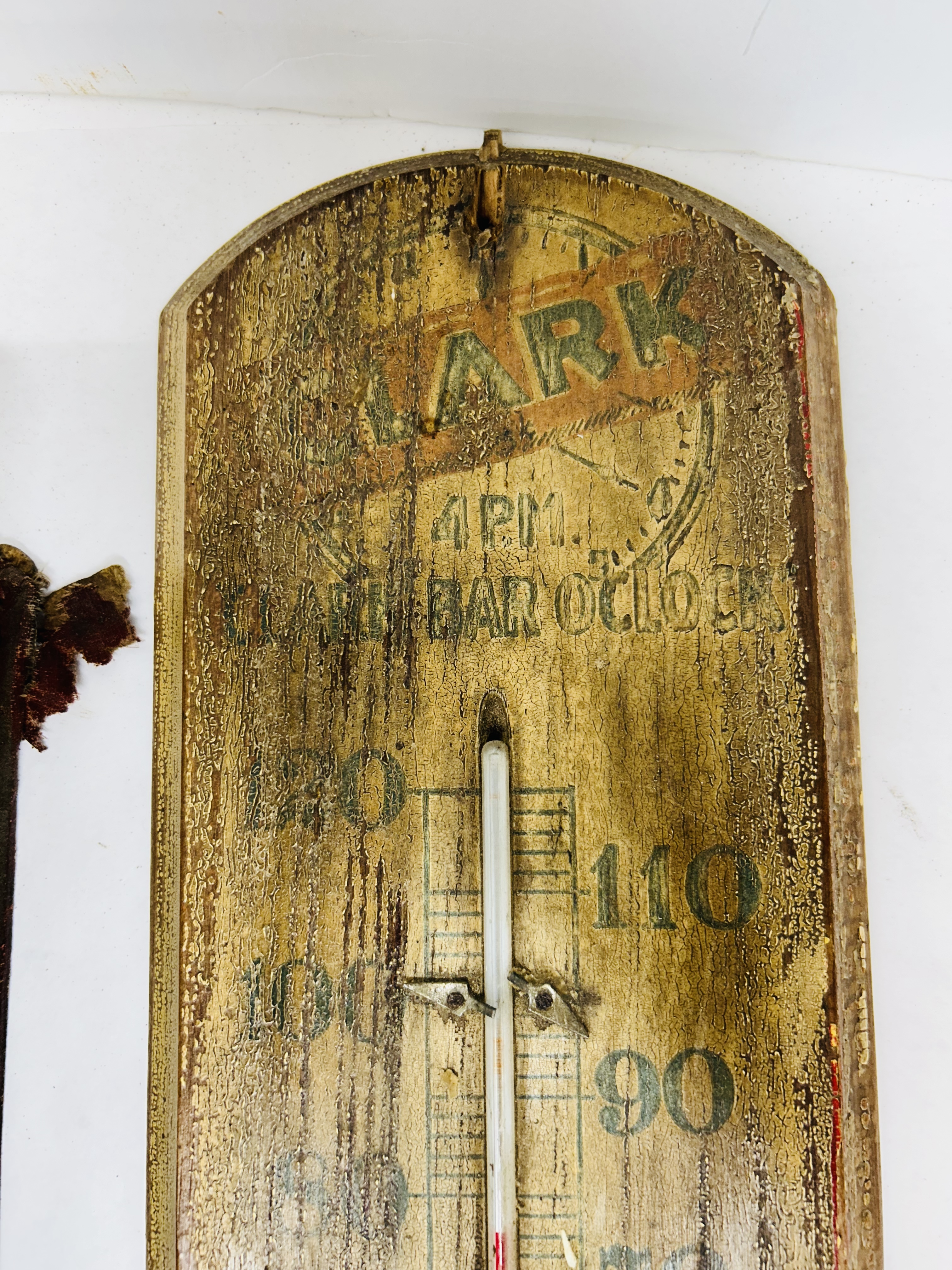 STANDARD MANUAL AND LARK WOOD THERMOMETER, 1933