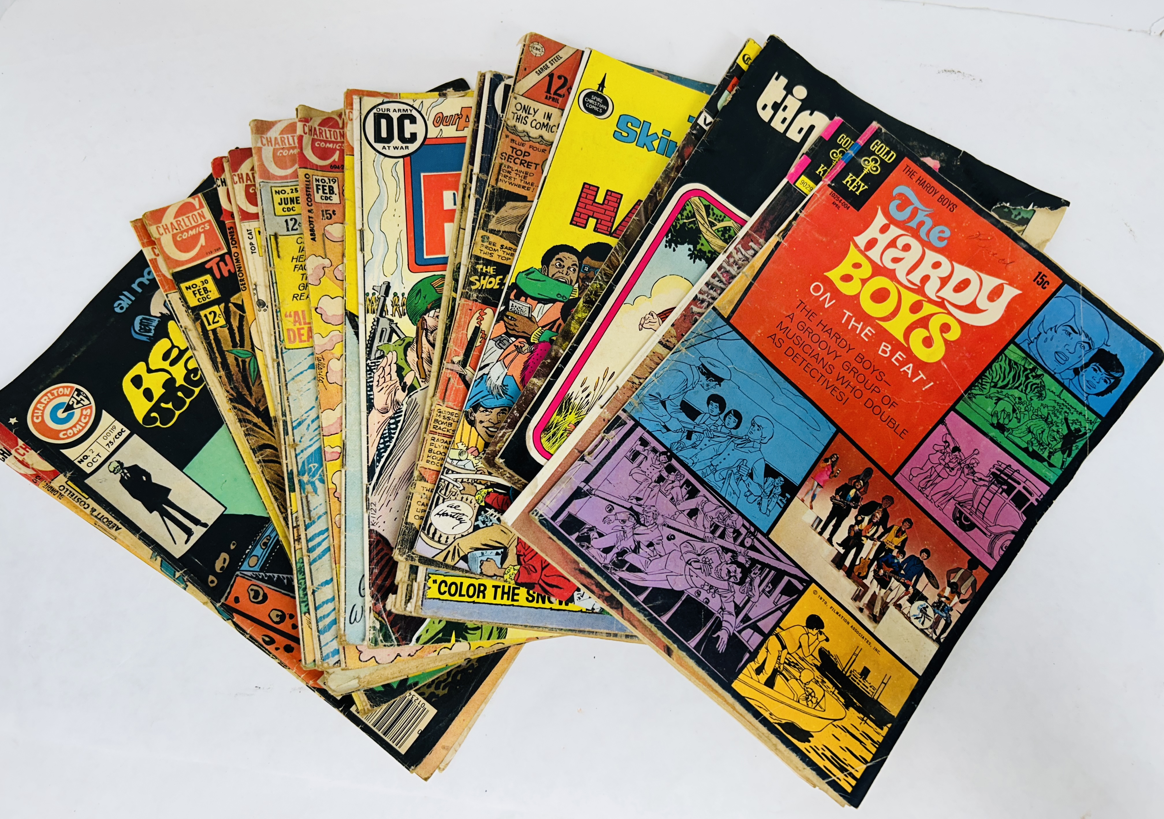 VARIOUS PUBLISHERS VINTAGE PAPER COMICS 1970