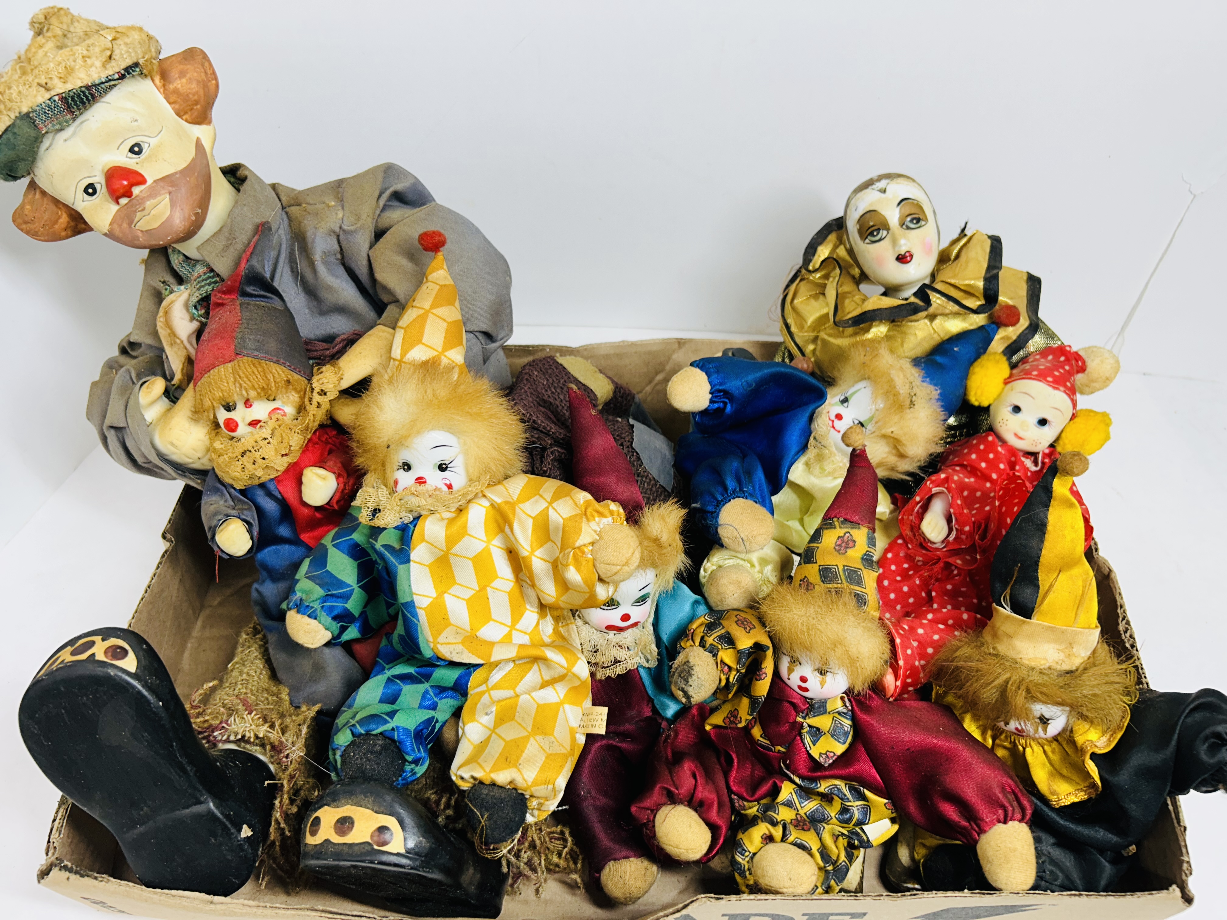 VARIOUS PORCELAIN CIRCUS COLLECTION, 20TH CENTURY