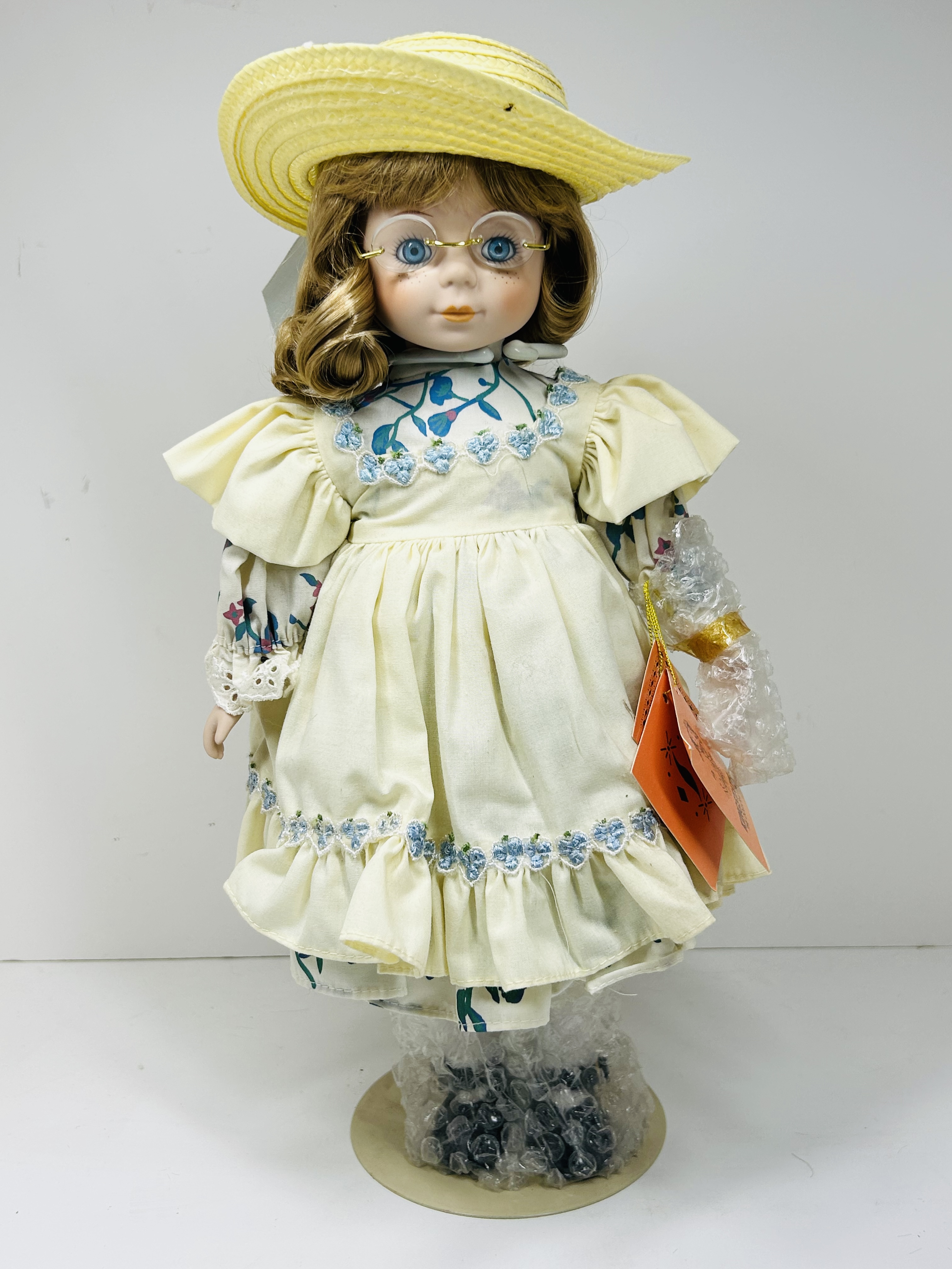 KINGSTATE TERESA COLLECTOR DOLL, LATE 20TH CENTURY