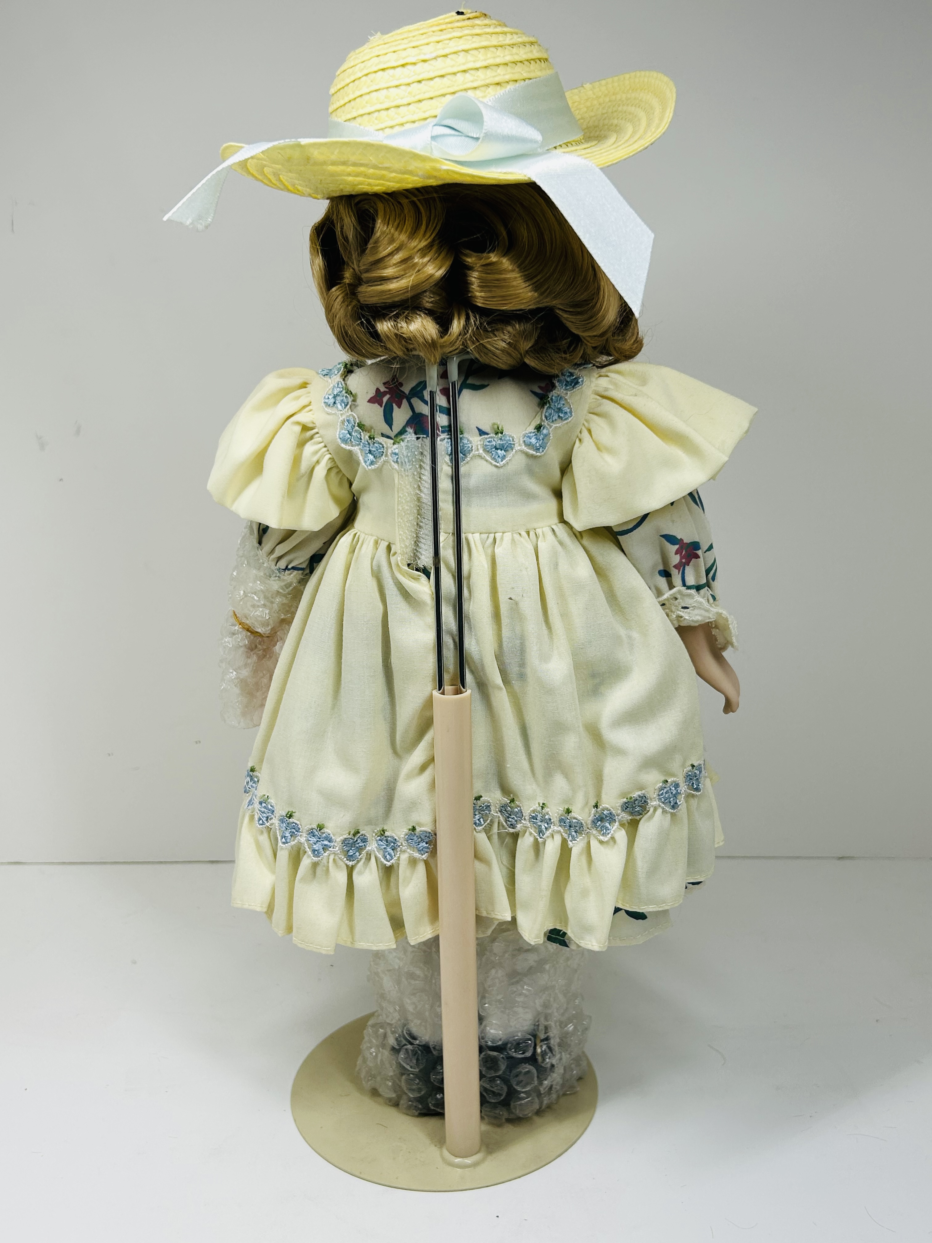 KINGSTATE TERESA COLLECTOR DOLL, LATE 20TH CENTURY