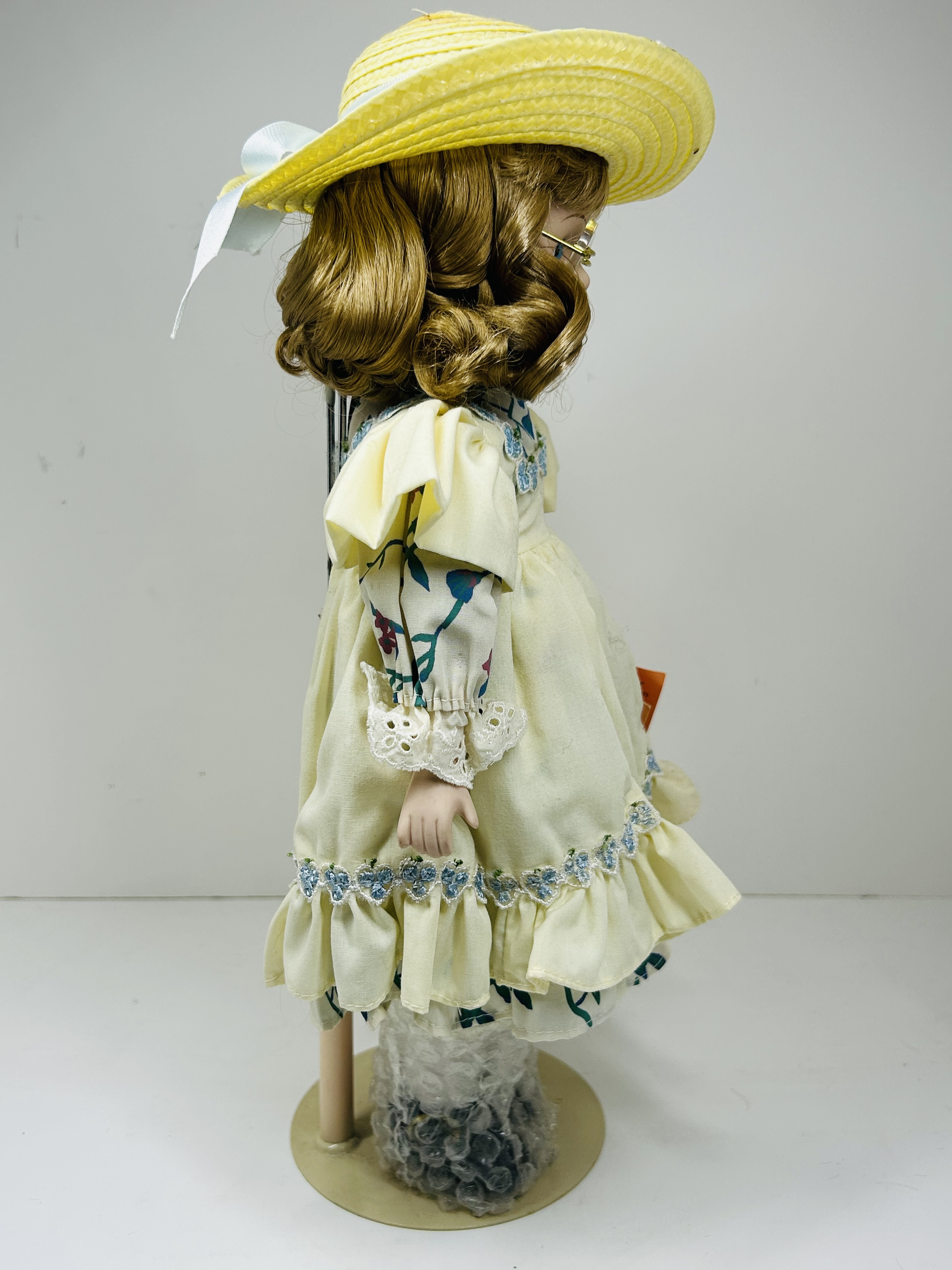 KINGSTATE TERESA COLLECTOR DOLL, LATE 20TH CENTURY