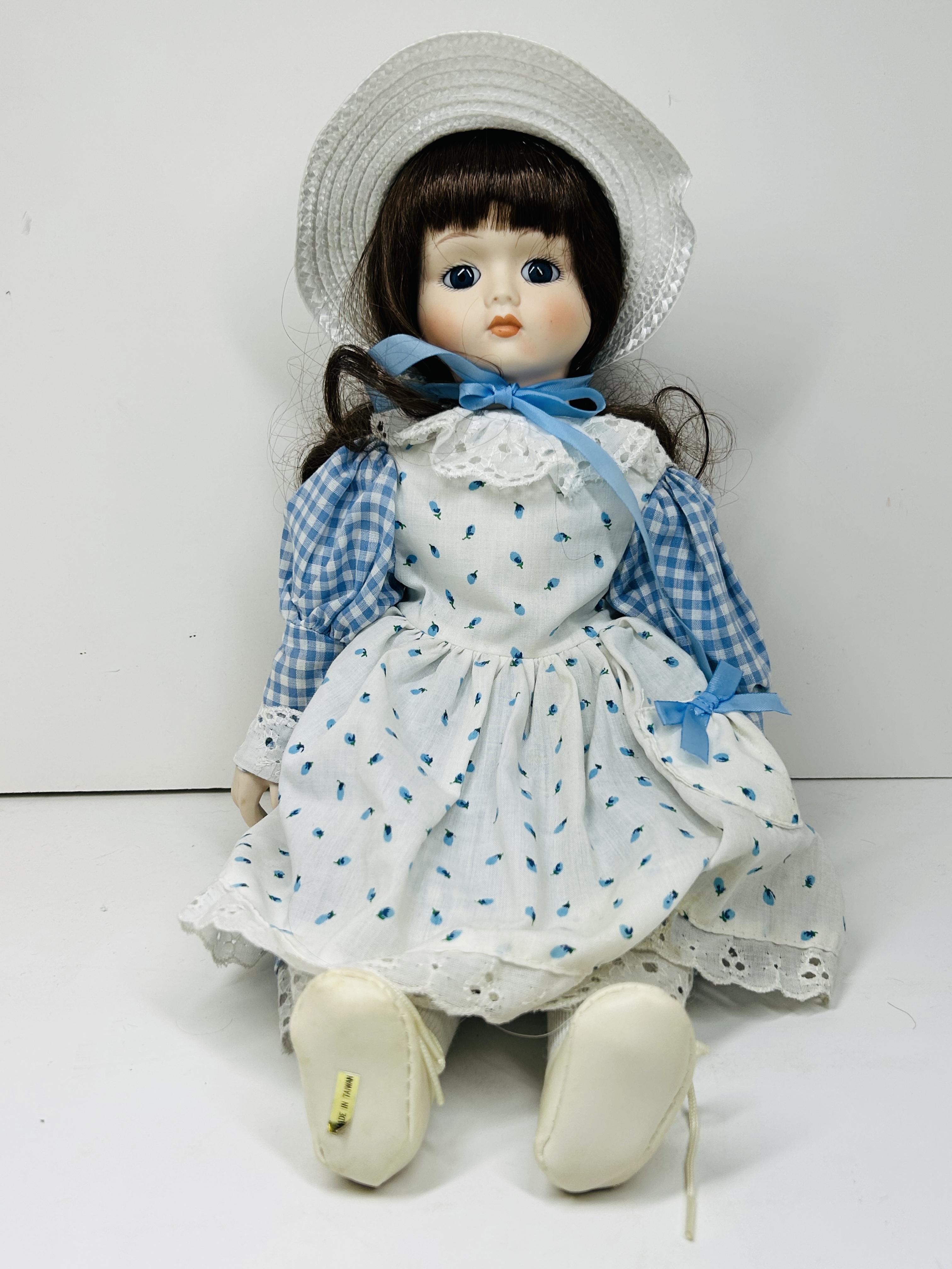 TAIWAN BISQUE PORCELAIN DOLL, 1990