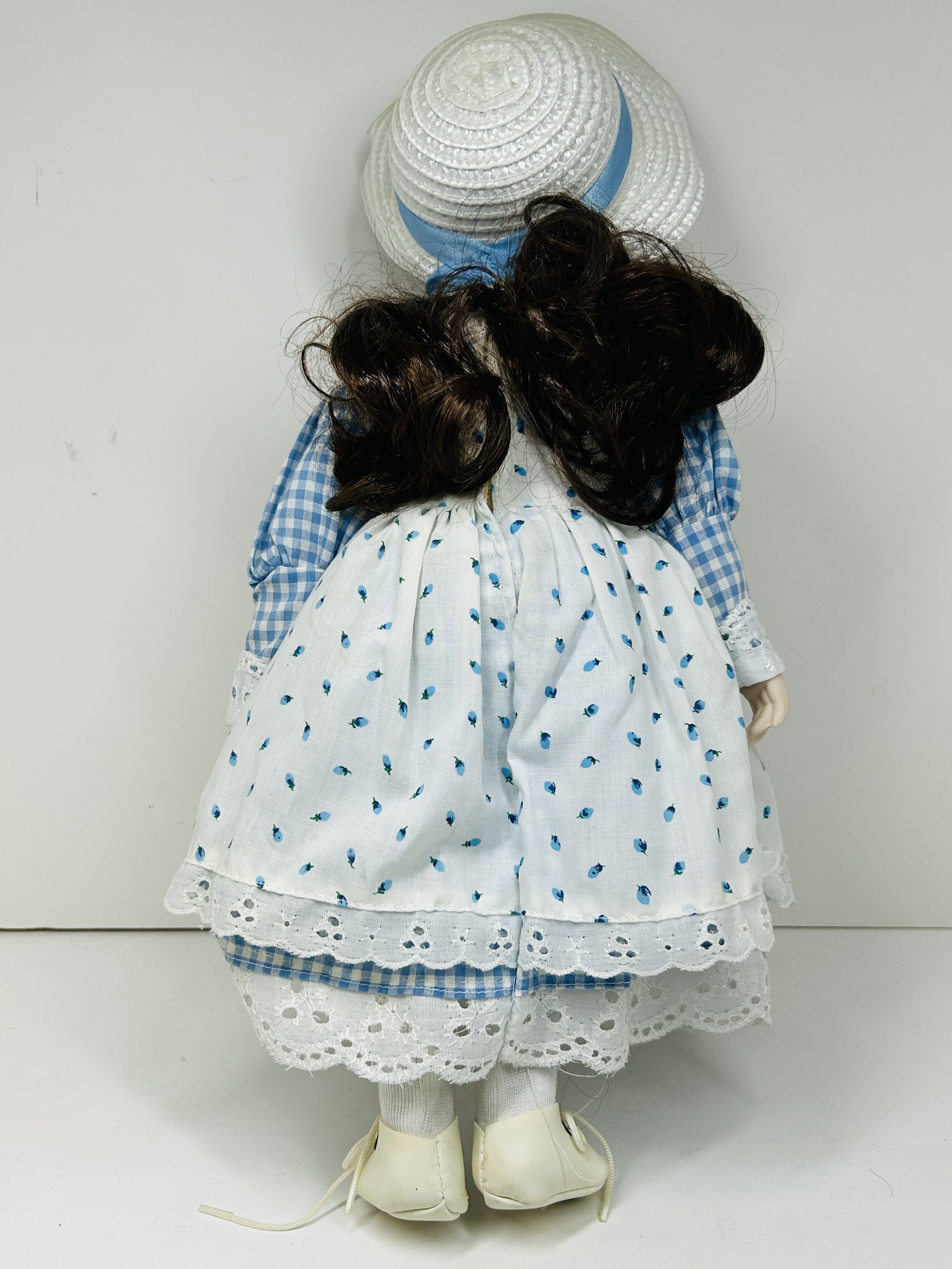 TAIWAN BISQUE PORCELAIN DOLL, 1990