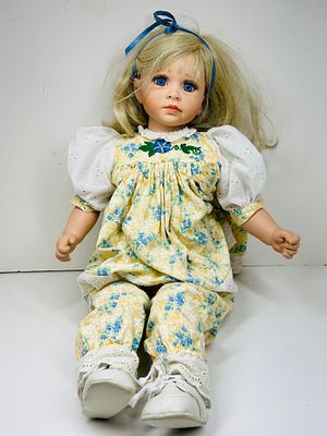 ROYAL VIENNA MCAFOOS VINYL DOLL 1998. Cheri McAfoos for the Royal Vienna Collection vinyl artist 