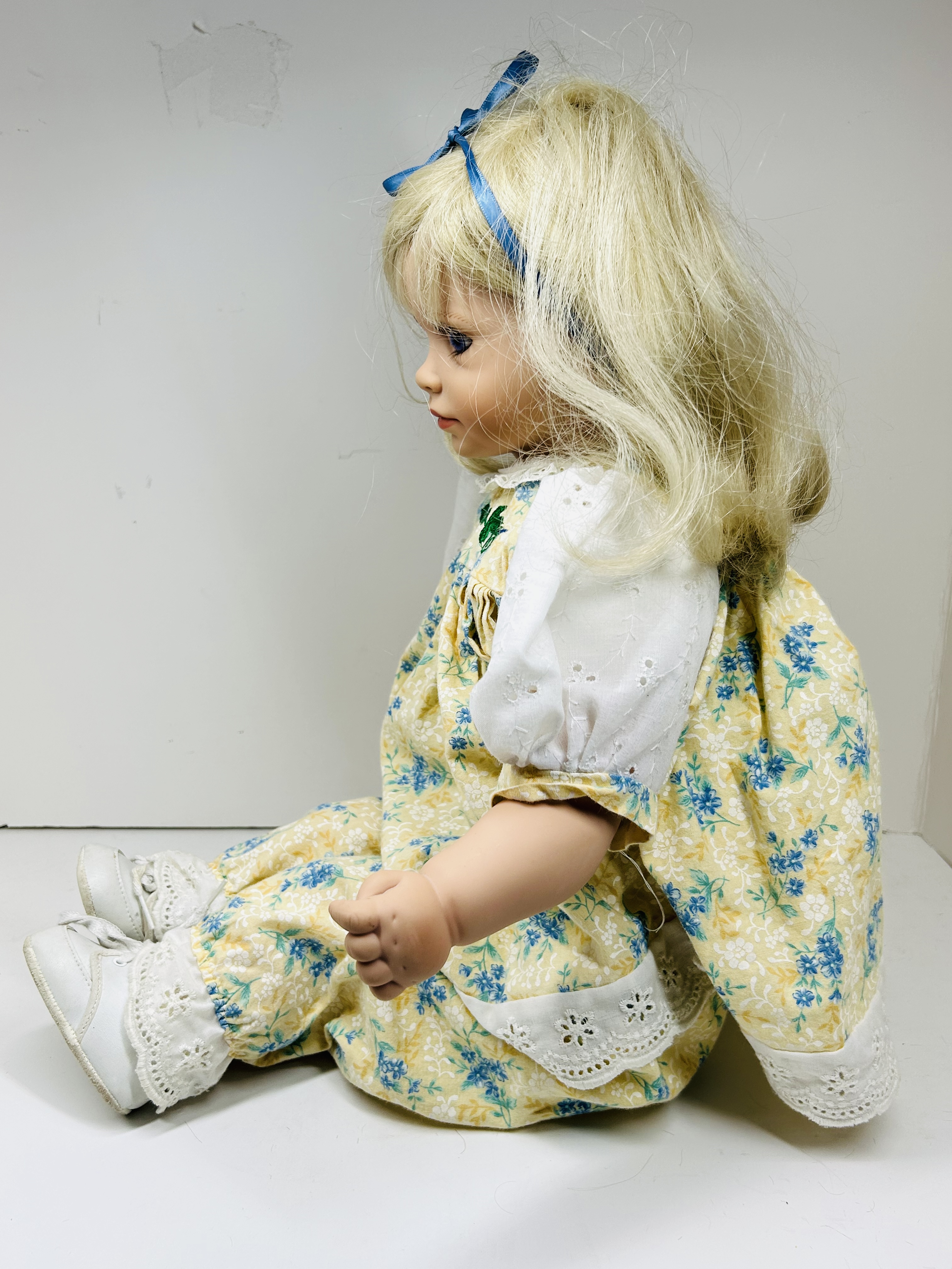 ROYAL VIENNA MCAFOOS VINYL DOLL 1998