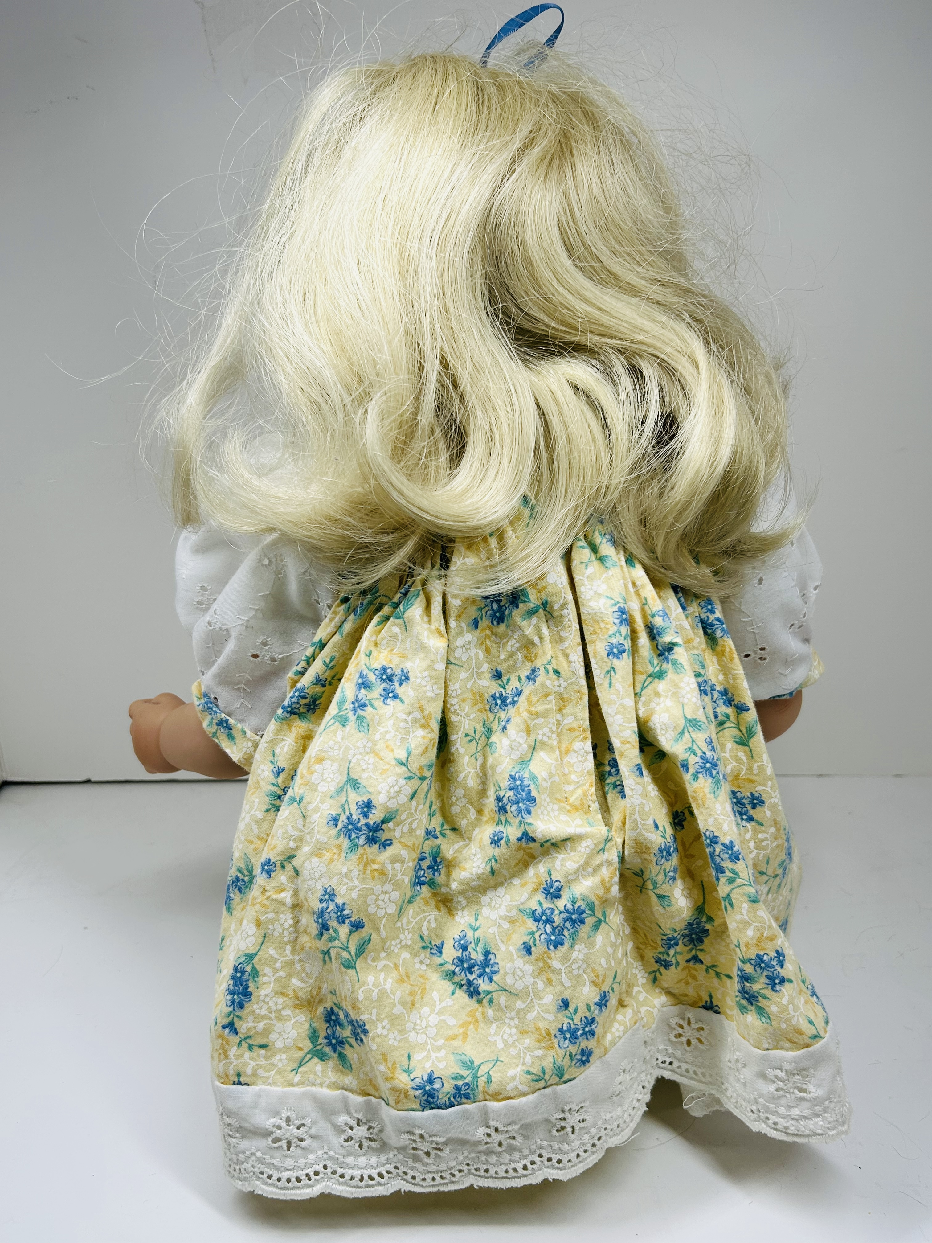 ROYAL VIENNA MCAFOOS VINYL DOLL 1998