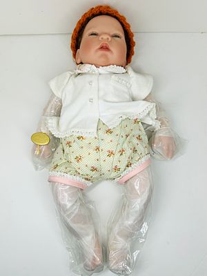 LEE MIDDLETON VINYL BABY CAROLINE 2003. Lee Middleton Breath of Life series doll titled Baby 