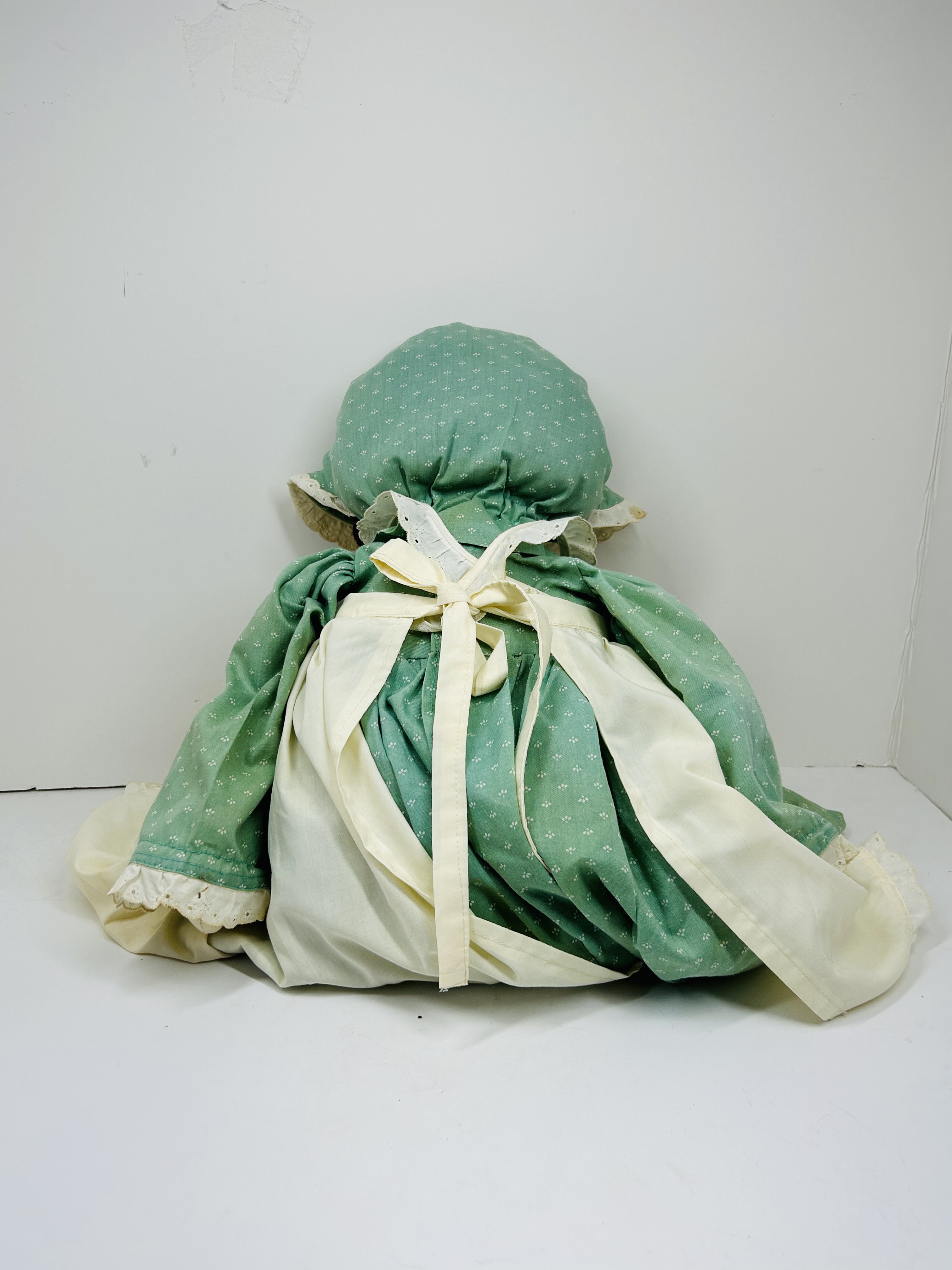 PAIR PRAIRIE STYLE CLOTH DOLLS, CIRCA 1980