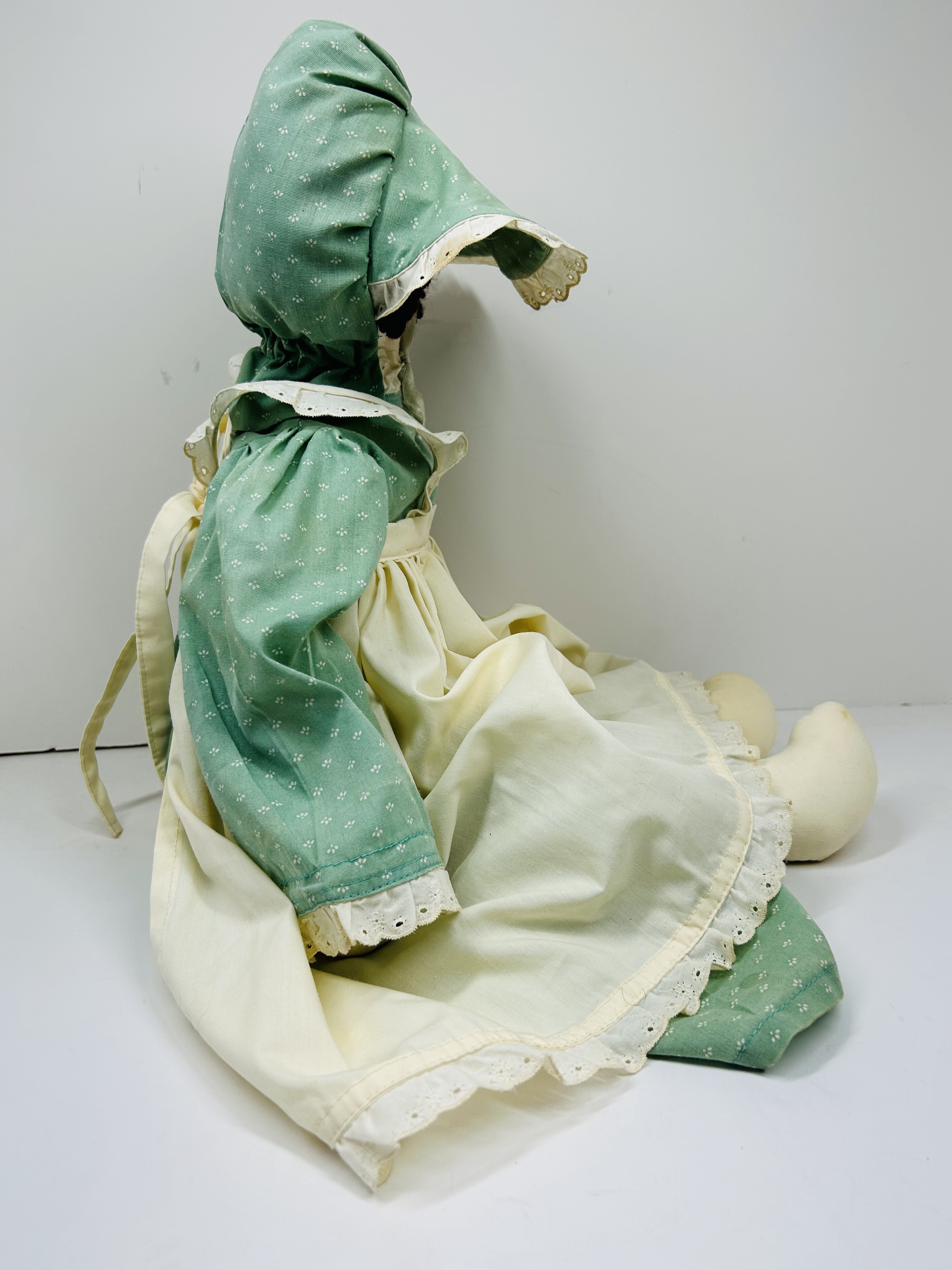 PAIR PRAIRIE STYLE CLOTH DOLLS, CIRCA 1980