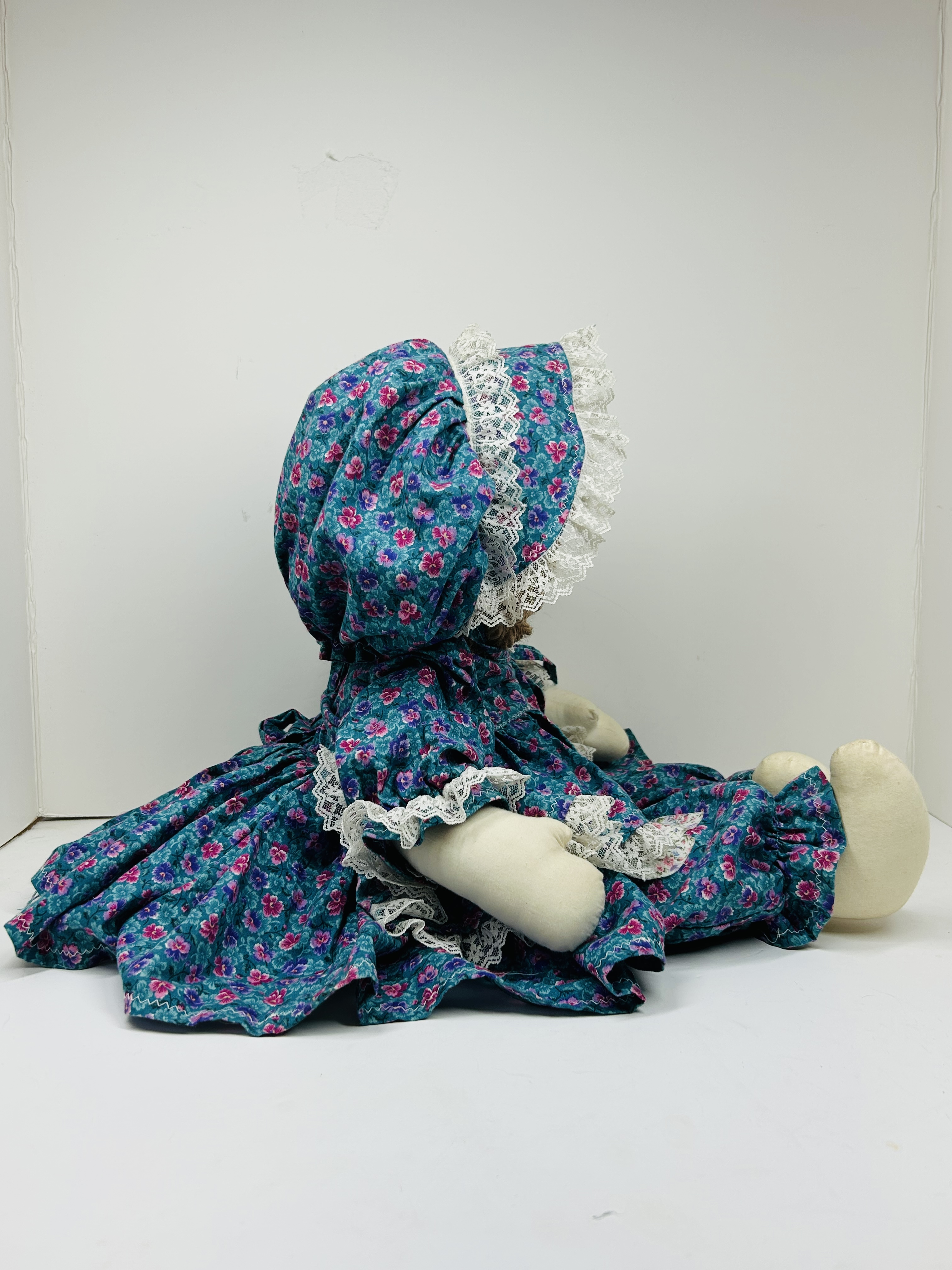 PAIR PRAIRIE STYLE CLOTH DOLLS, CIRCA 1980