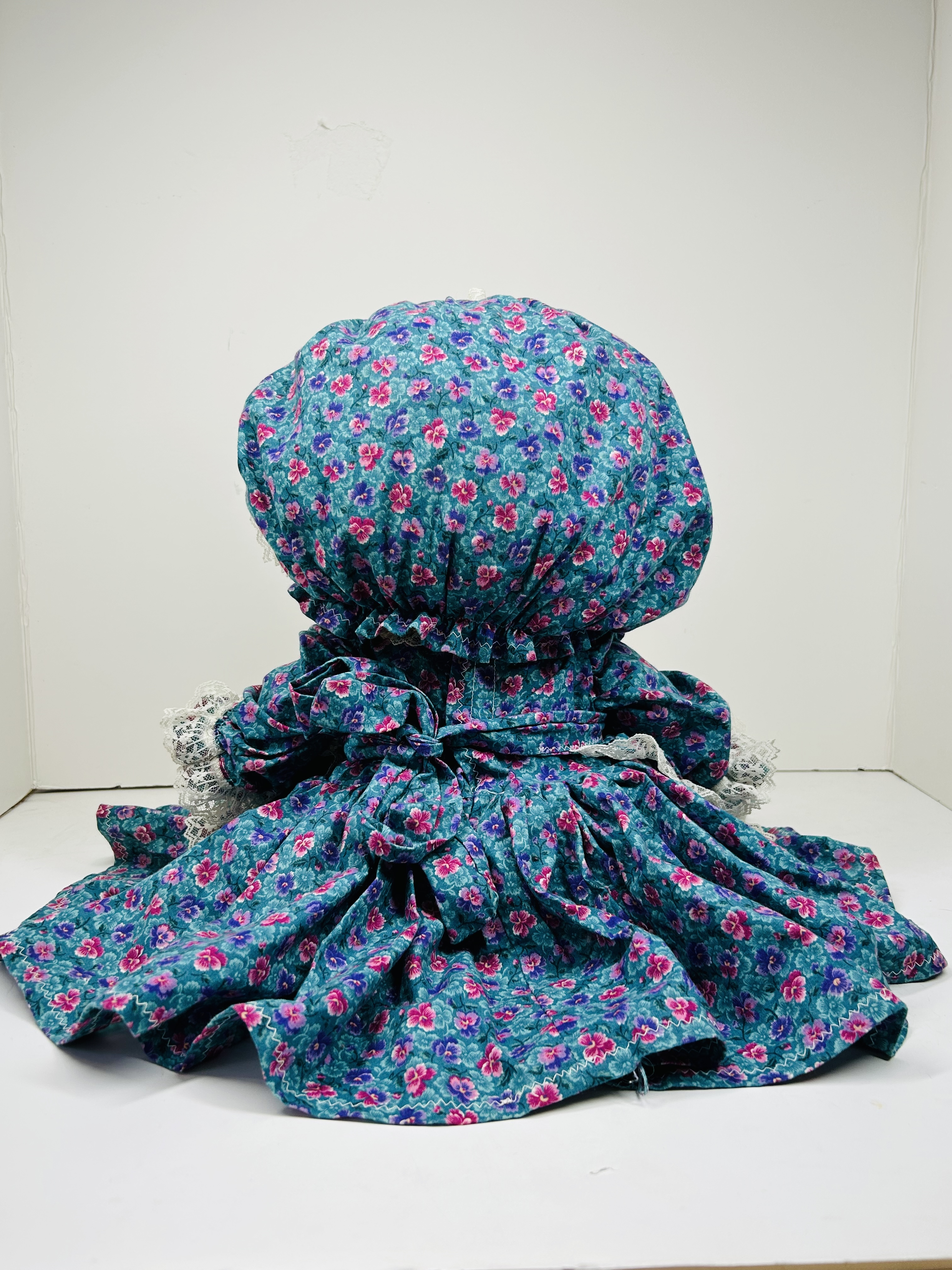 PAIR PRAIRIE STYLE CLOTH DOLLS, CIRCA 1980