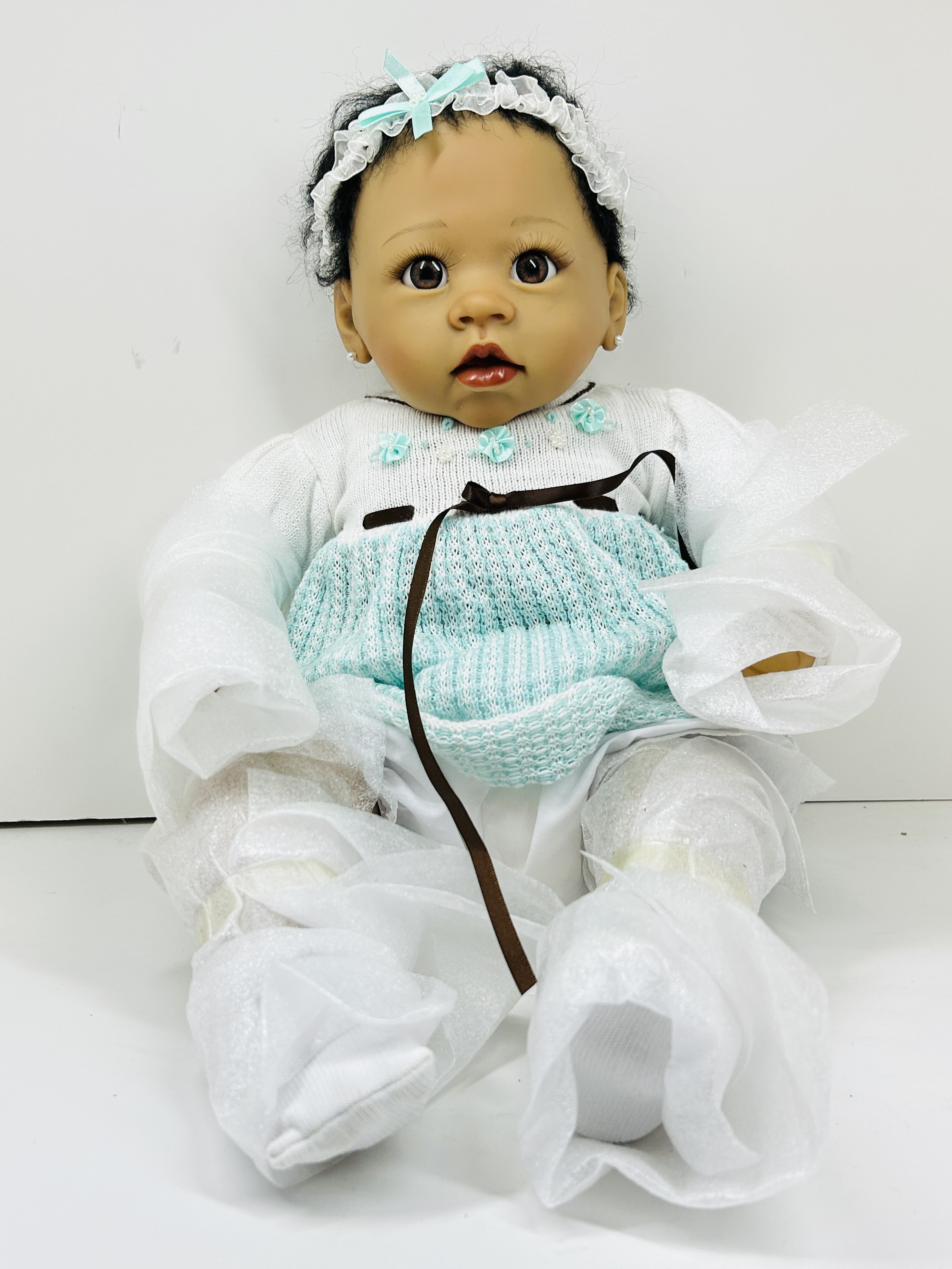 ASHTON-DRAKE GALLERIES VINYL ALICIA DOLL