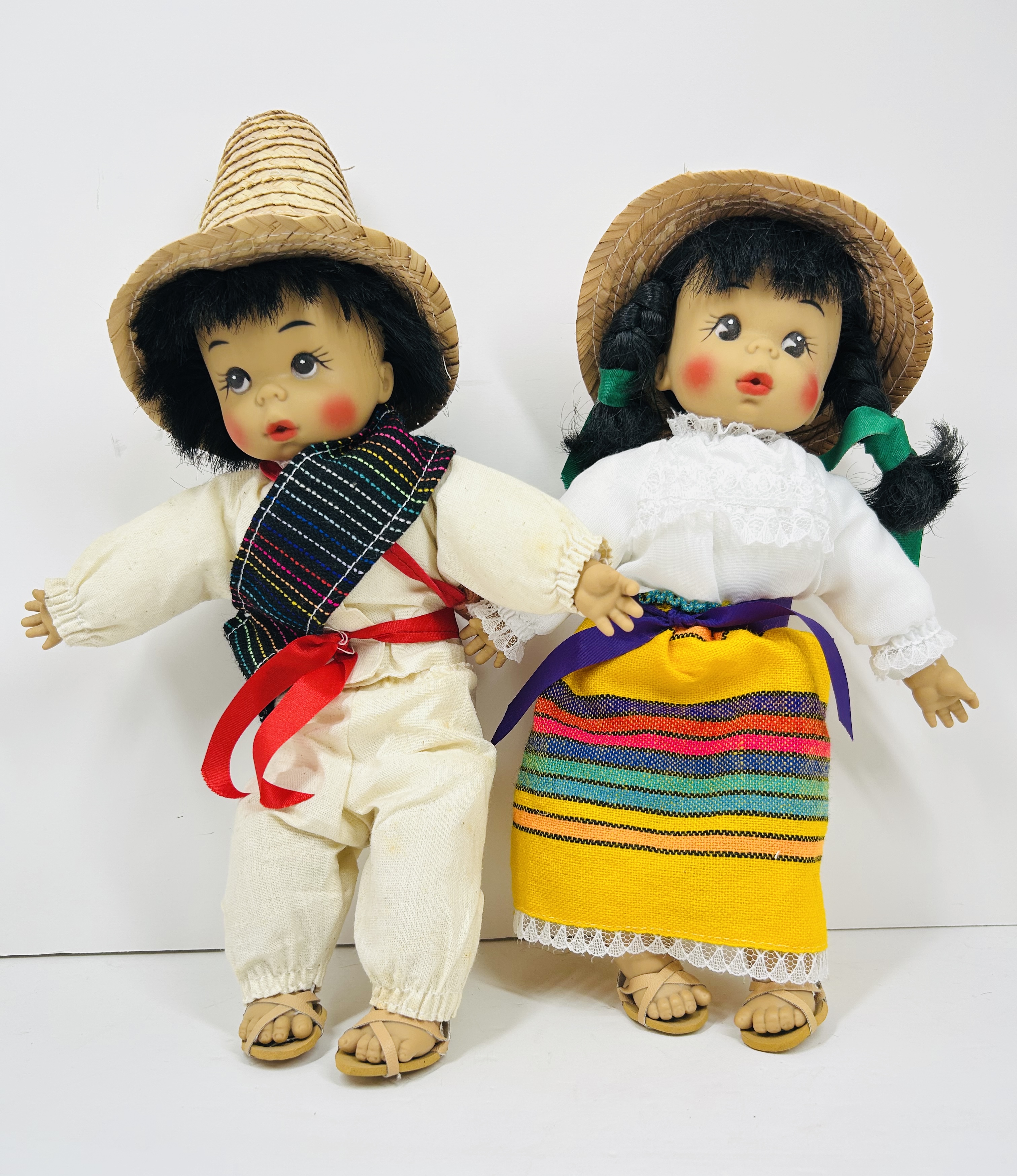 A PAIR OF MEXICAN SOUVENIR DOLLS, C. 1960