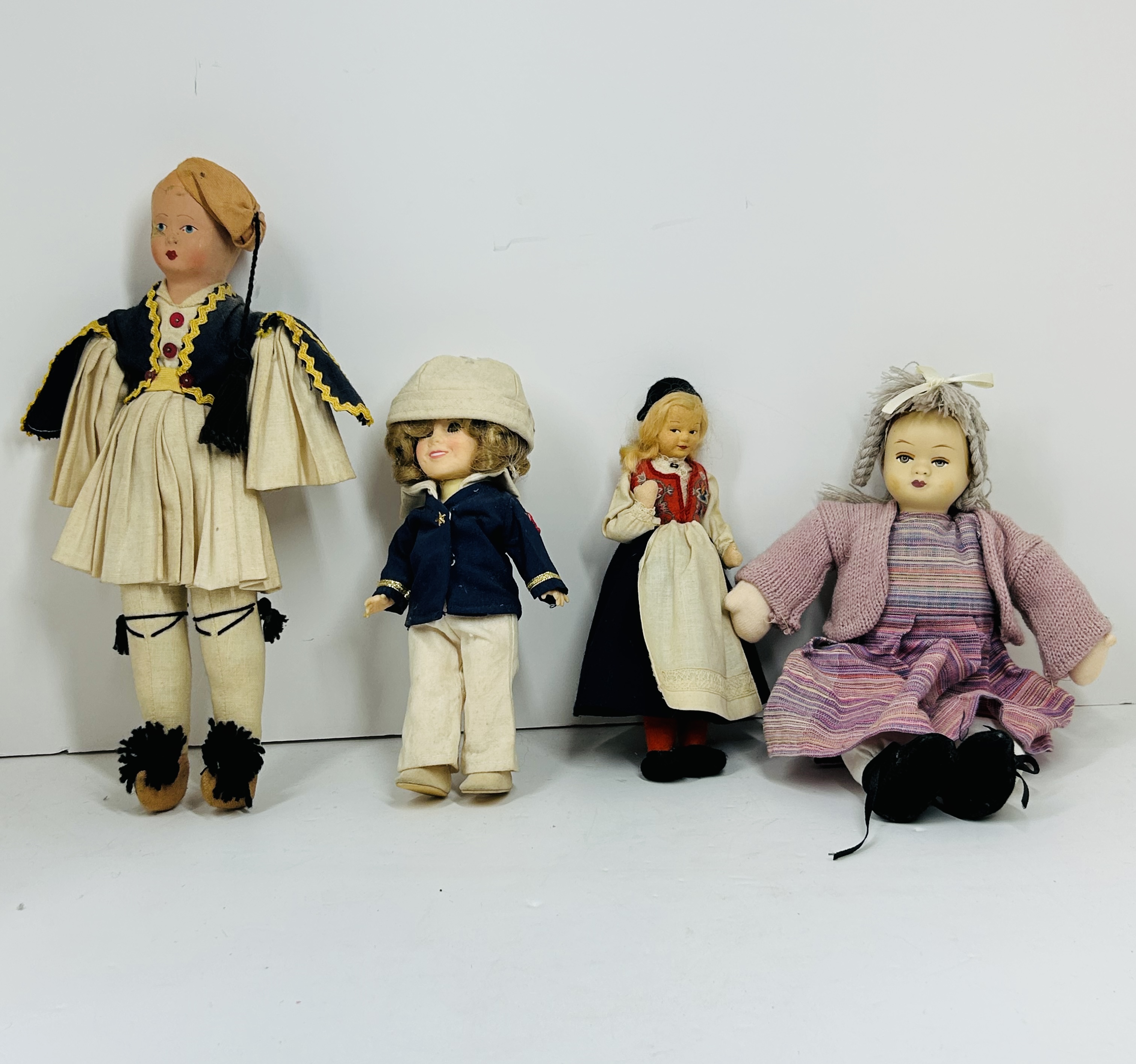 IDEAL TOY AND FOLK DOLLS, 1982