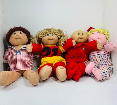 XAVIER ROBERTS CABBAGE PATCH KIDS COLLECTION, 1984-1985. An assortment of three Cabbage Patch 