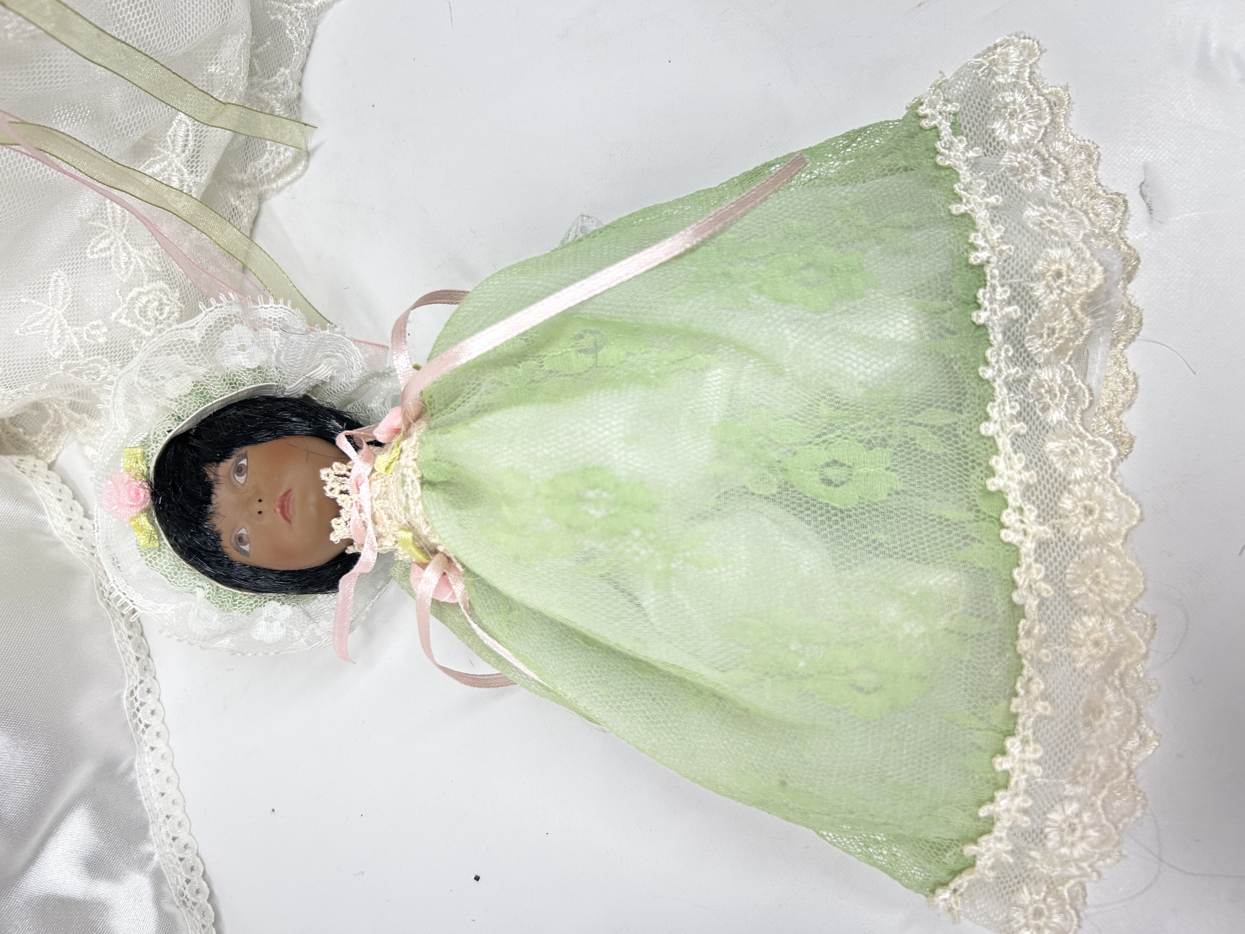 PARADISE GALLERIES PORCELAIN DOLLS, CIRCA 2000