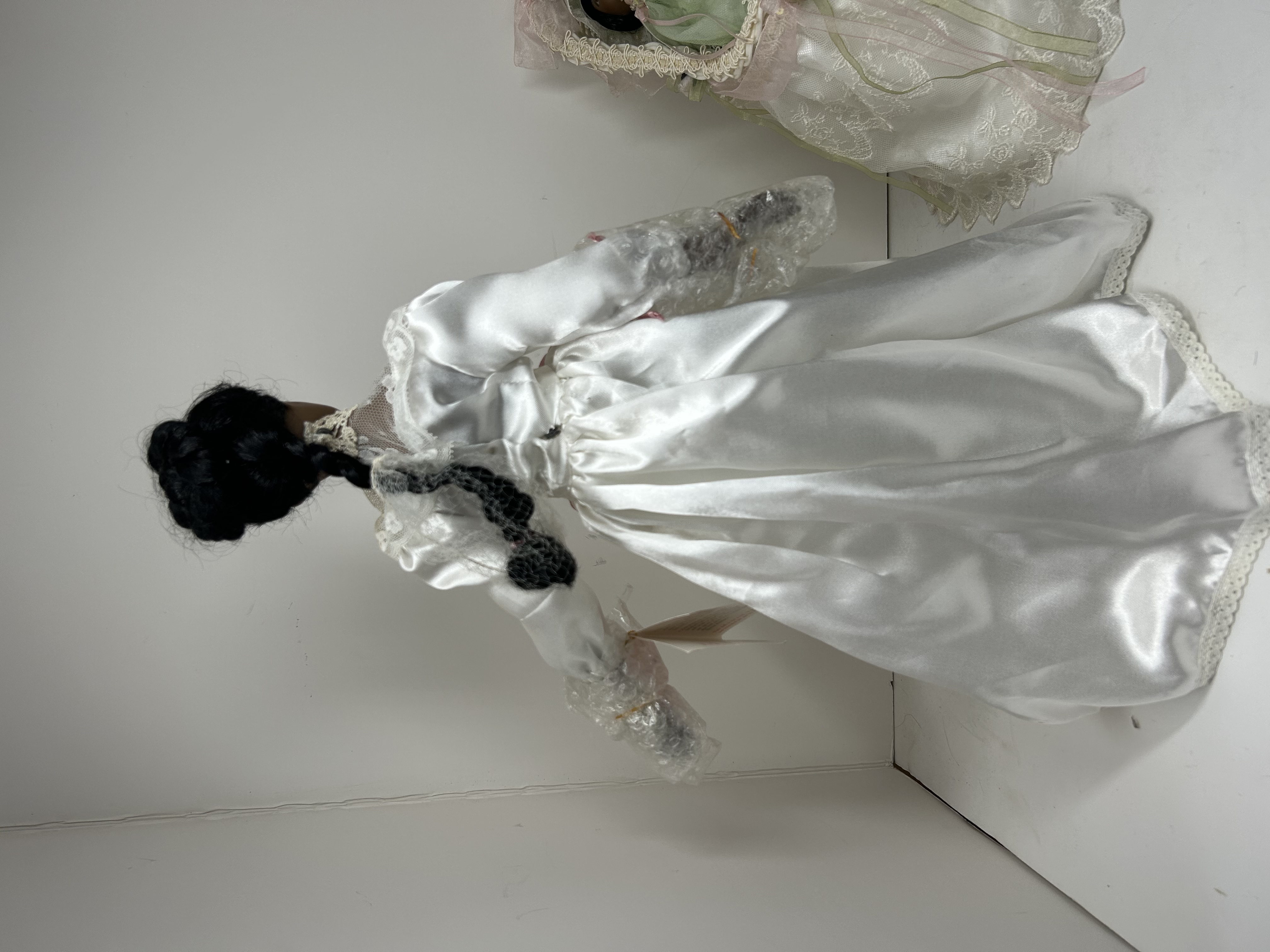 PARADISE GALLERIES PORCELAIN DOLLS, CIRCA 2000