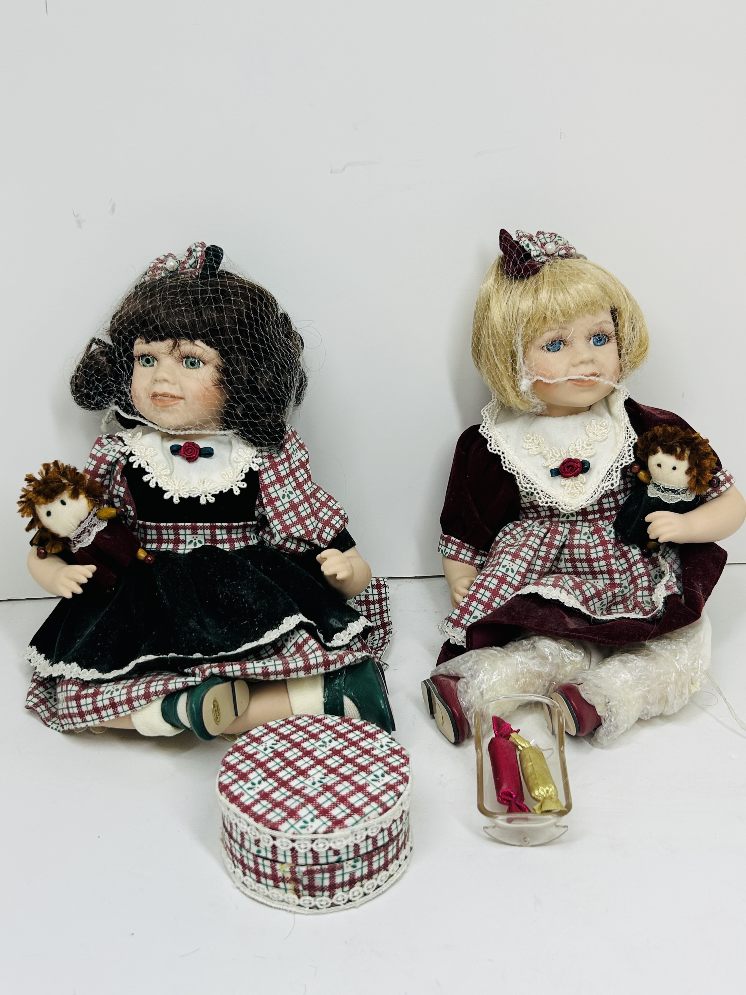 HERITAGE SIGNATURE COLLECTION BISQUE DOLLS, CIRCA 1990