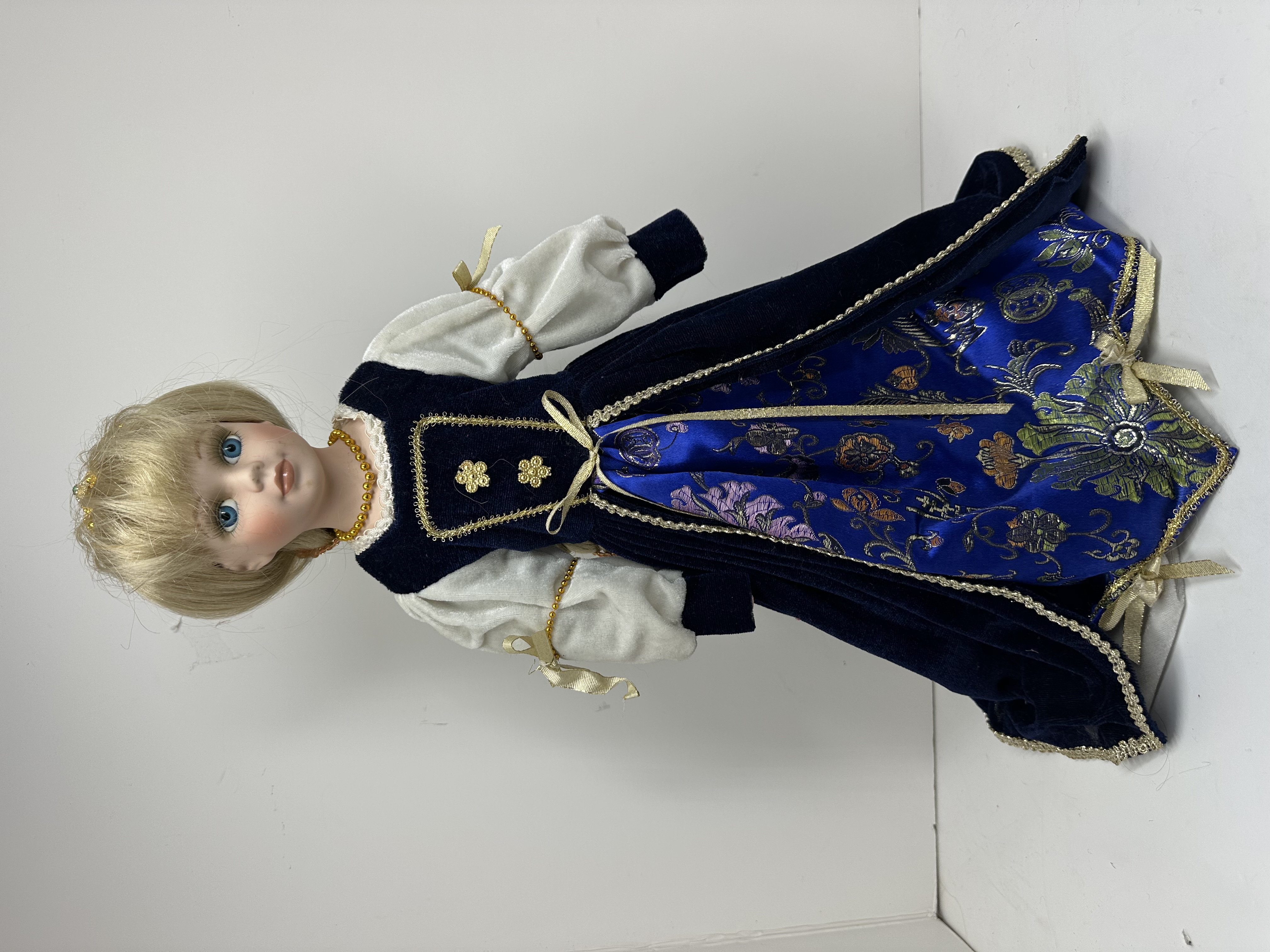 RENAISSANCE STYLE COLLECTOR DOLL