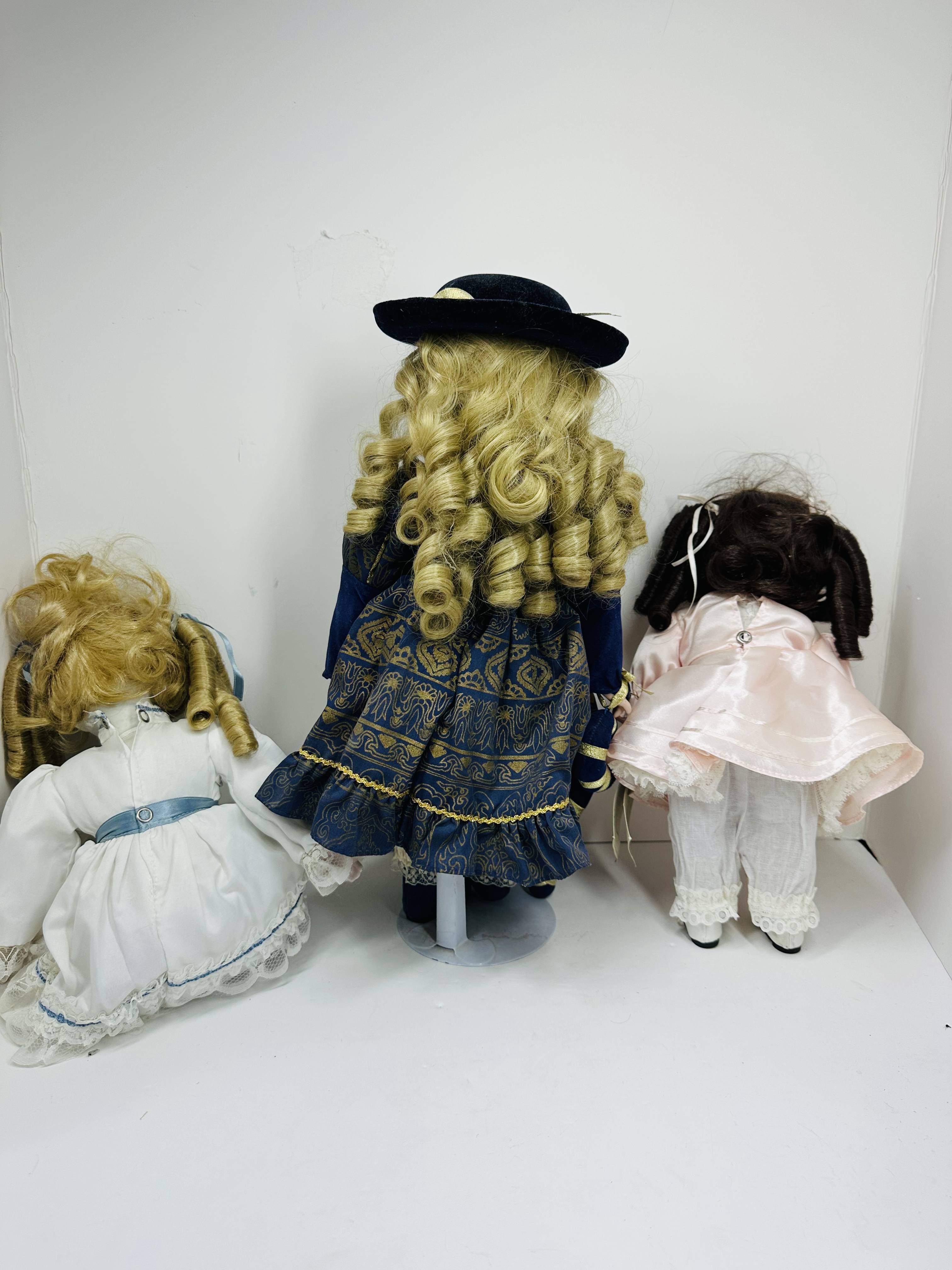 SEYMOUR MANN PORCELAIN DOLLS, 1986