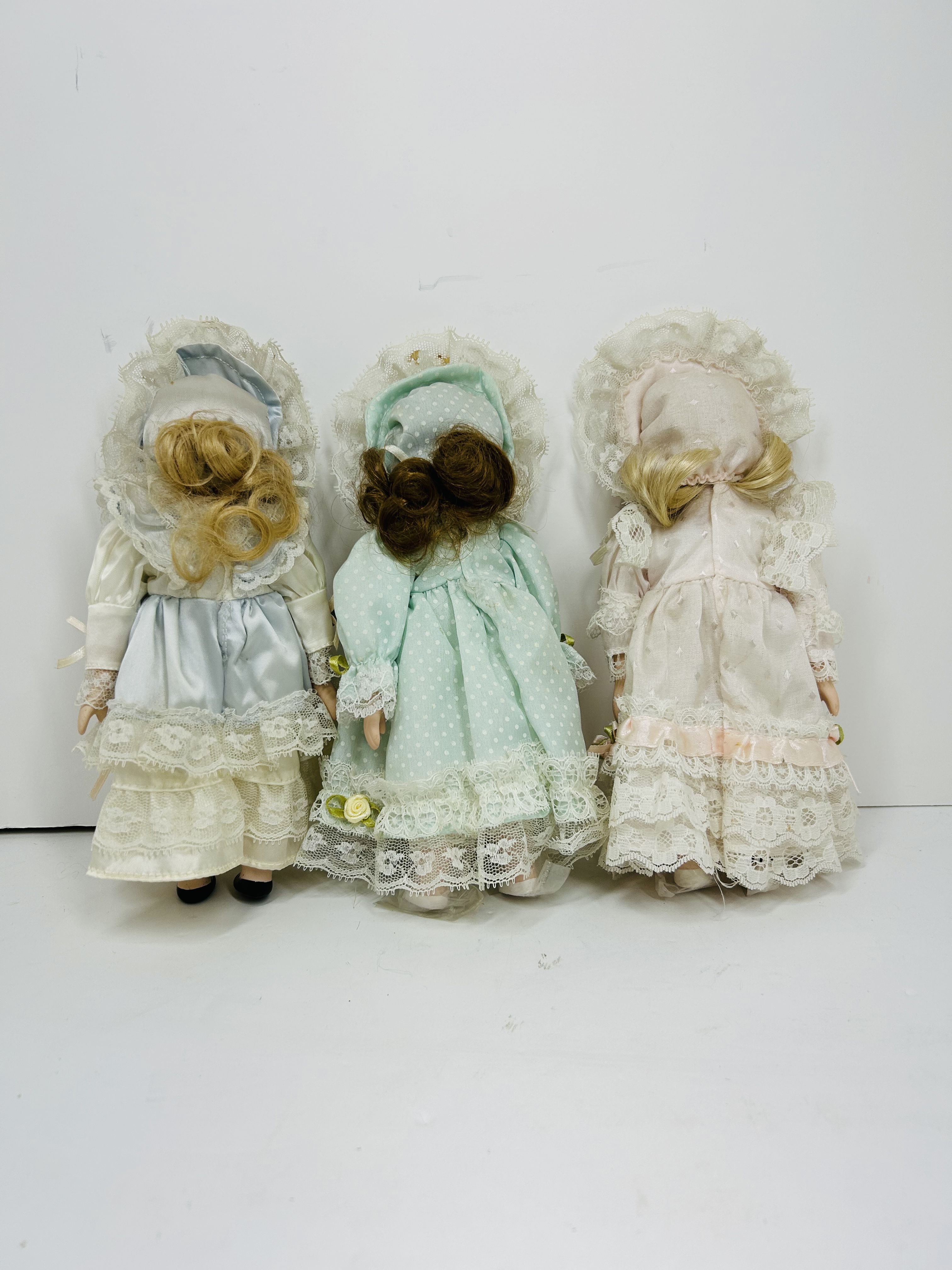 CONTEMPORARY CHINESE VICTORIAN STYLE DOLLS
