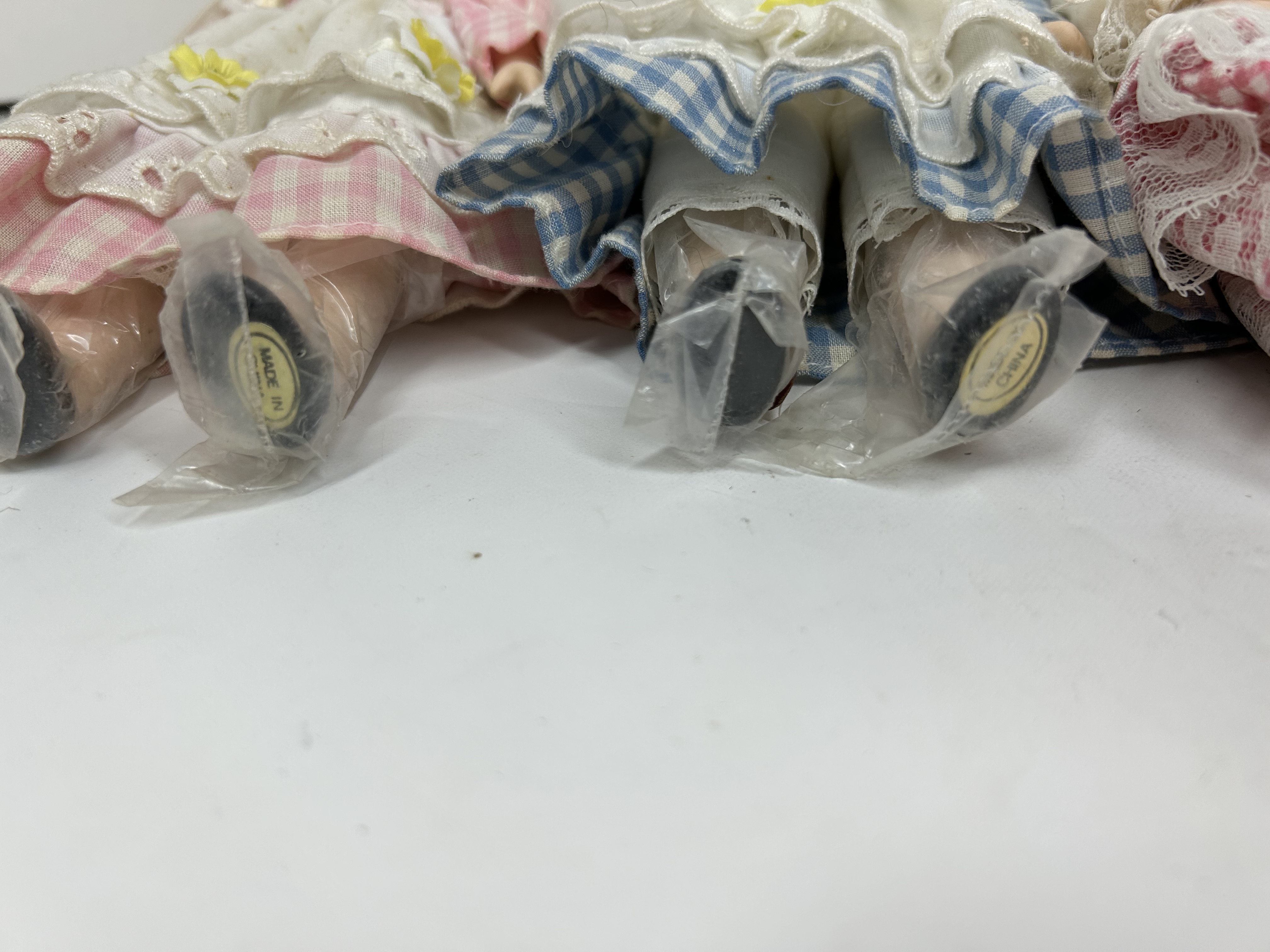 CHINESE PORCELAIN COLLECTOR DOLLS, LATE 20TH CENTURY