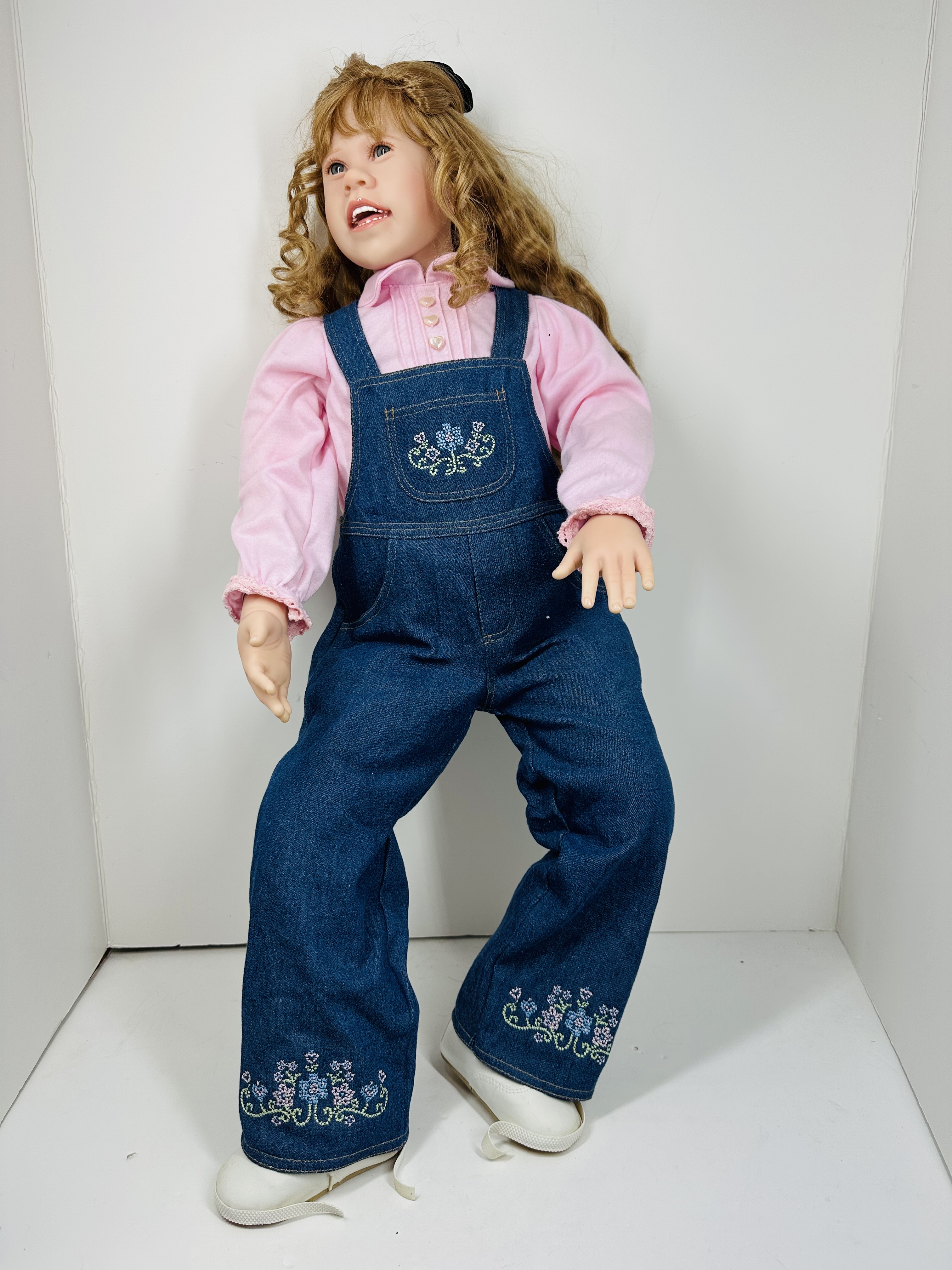 THREE GÖTZ AND ASHTON-DRAKE VINYL DOLLS