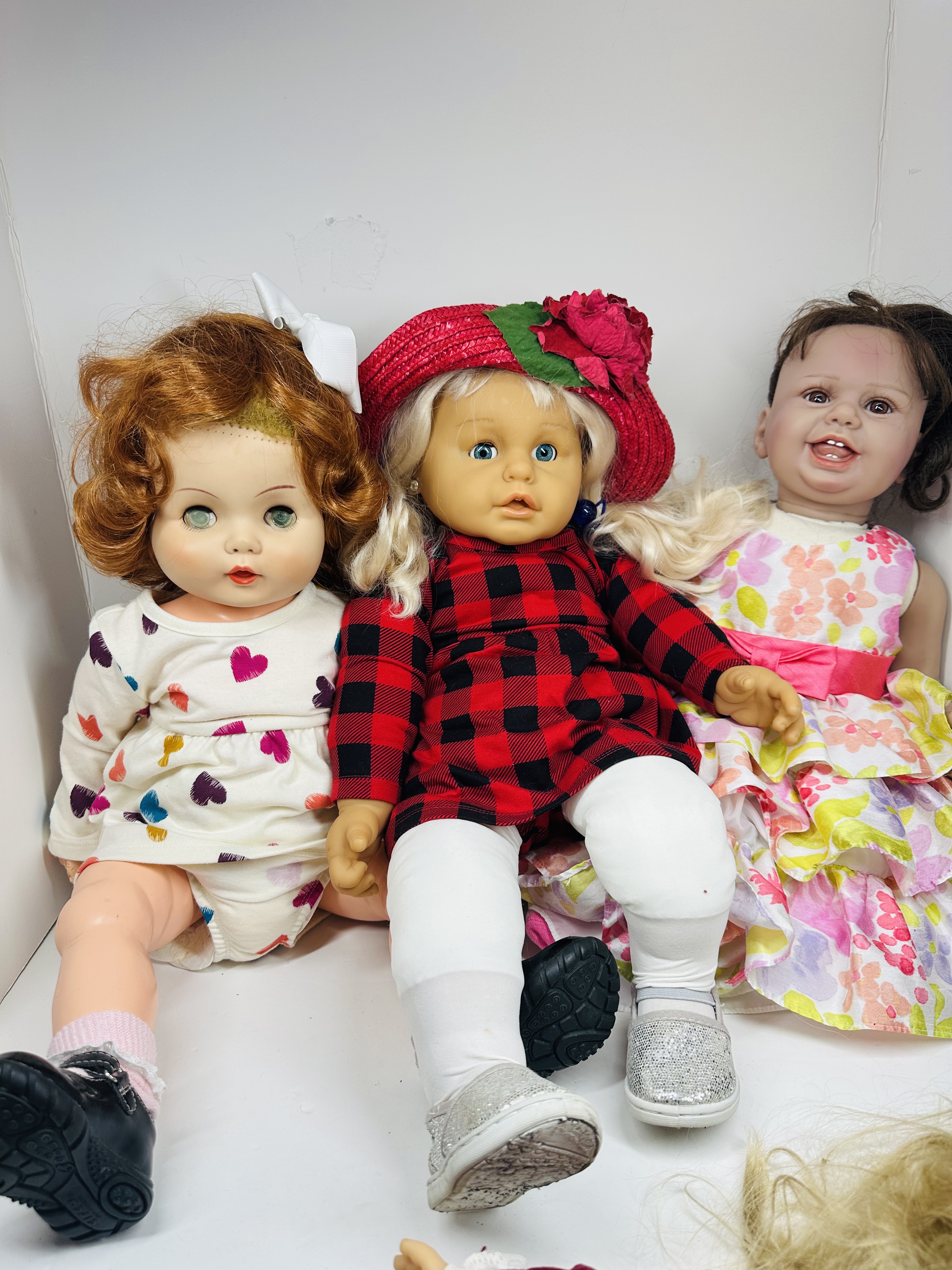 FIVE ASSORTED VINYL PLAY DOLLS, MODERN