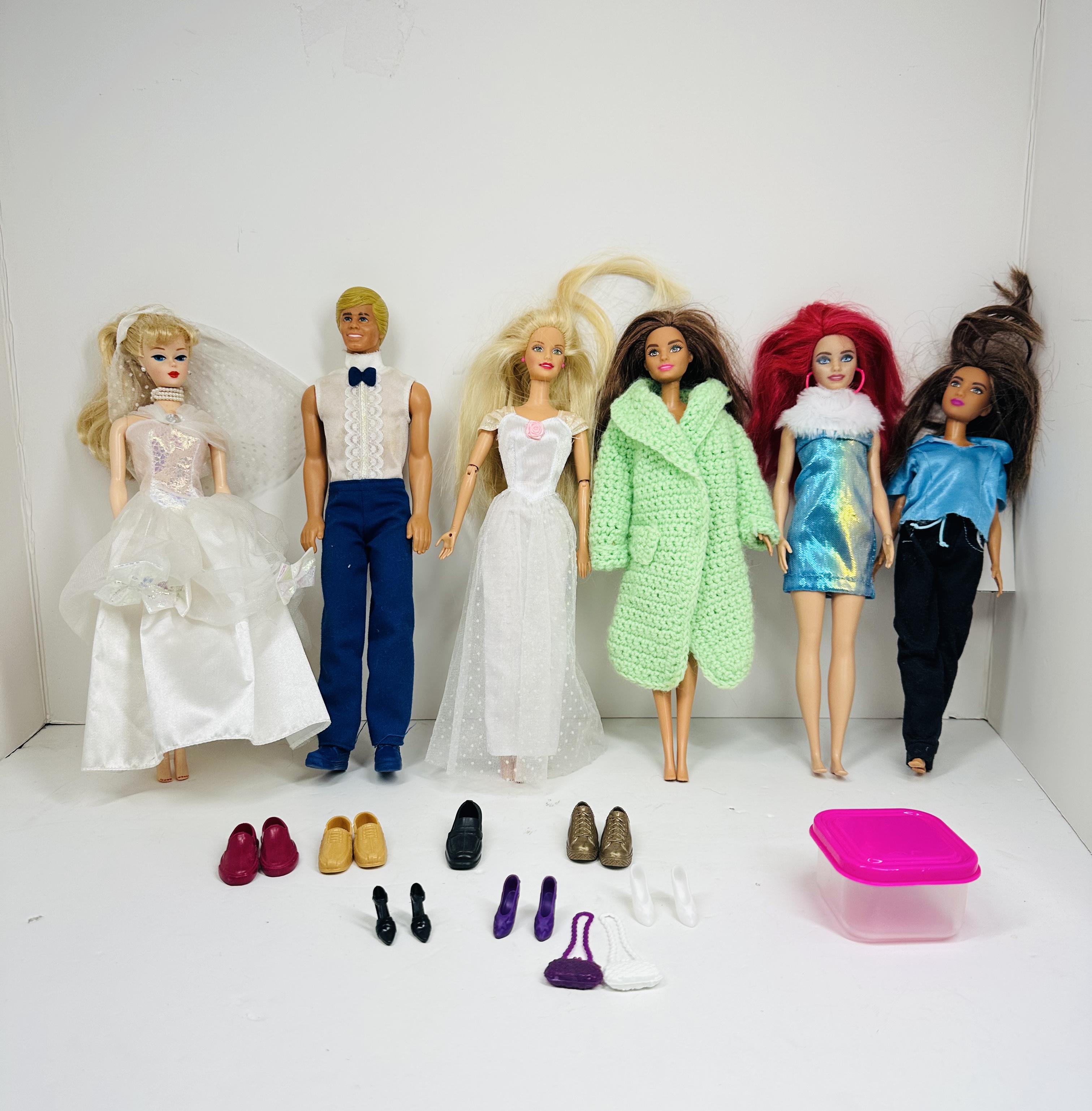 MATTEL BARBIE AND KEN VINYL DOLLS, CIRCA 1990S