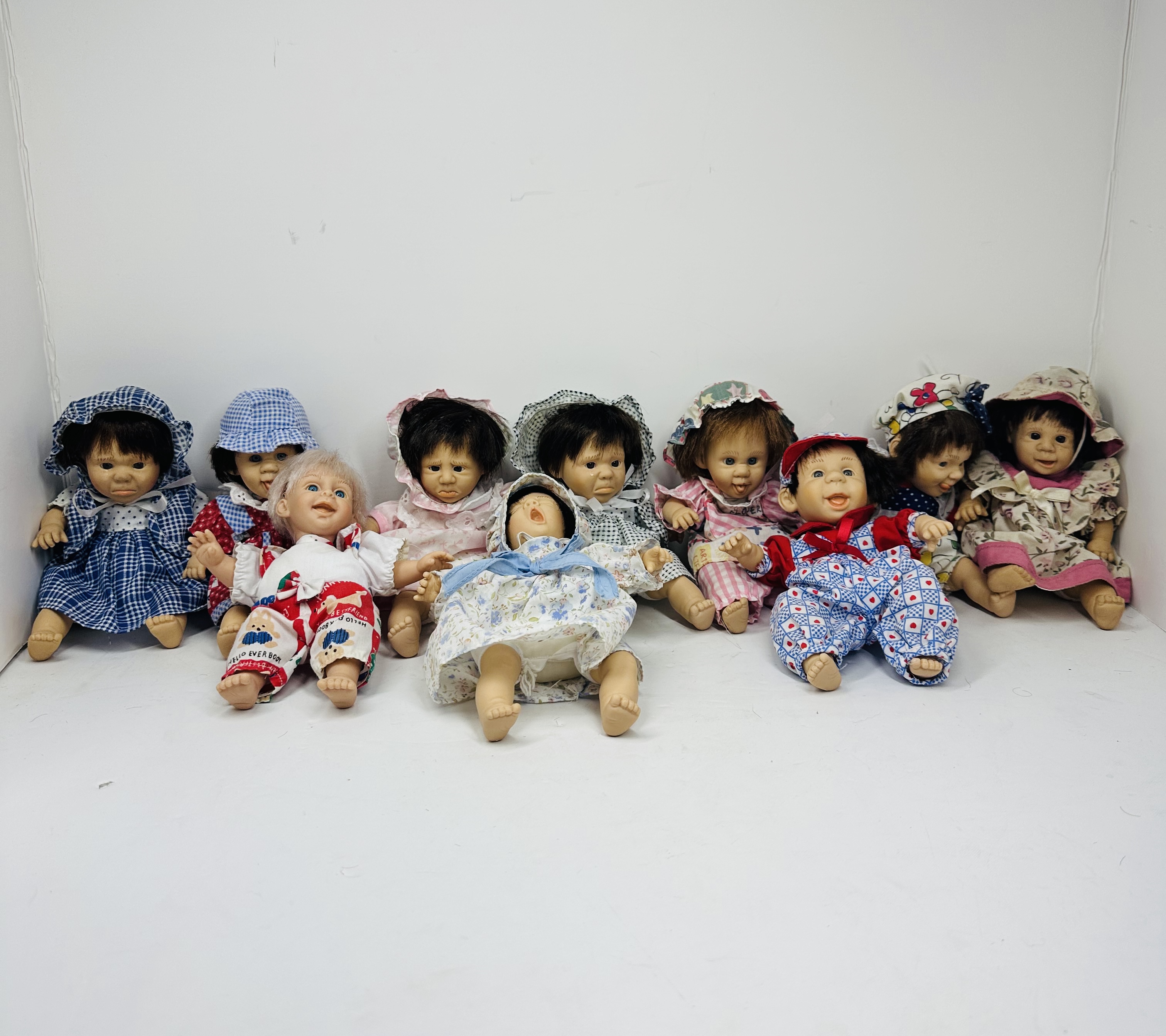 GIGO TEN PALM PALS DOLLS