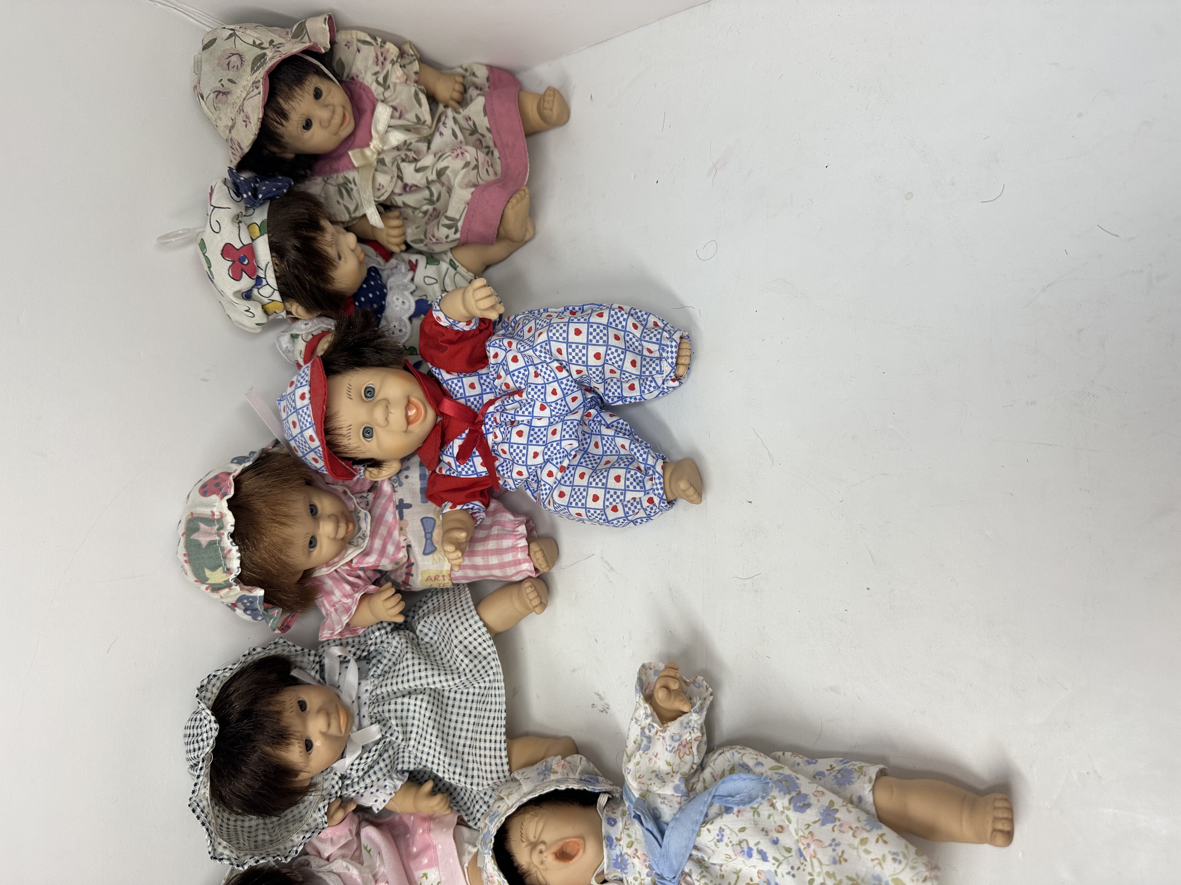 GIGO TEN PALM PALS DOLLS