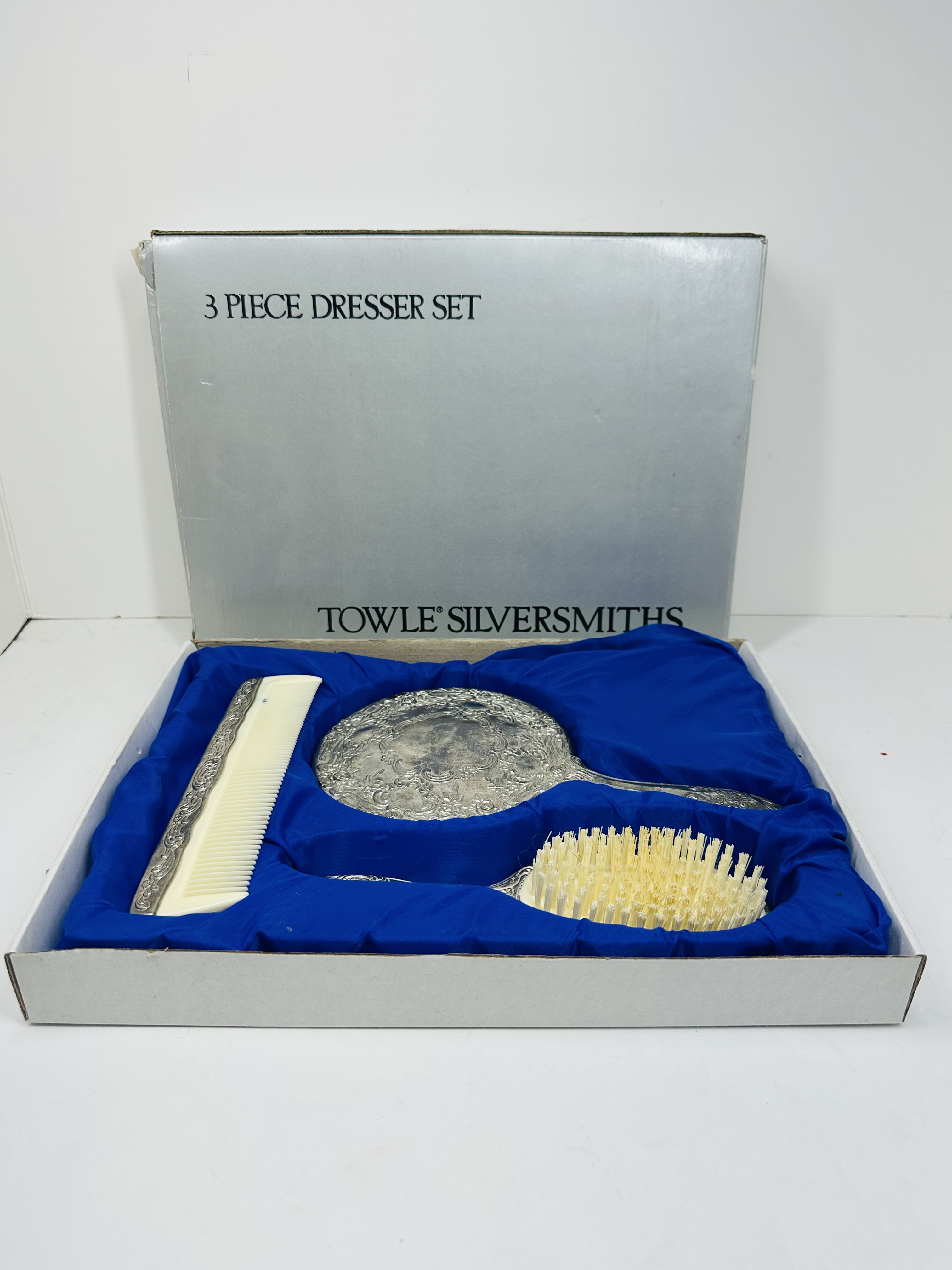 TOWLE SILVER PLATED DRESSER SET, 20TH CENTURY