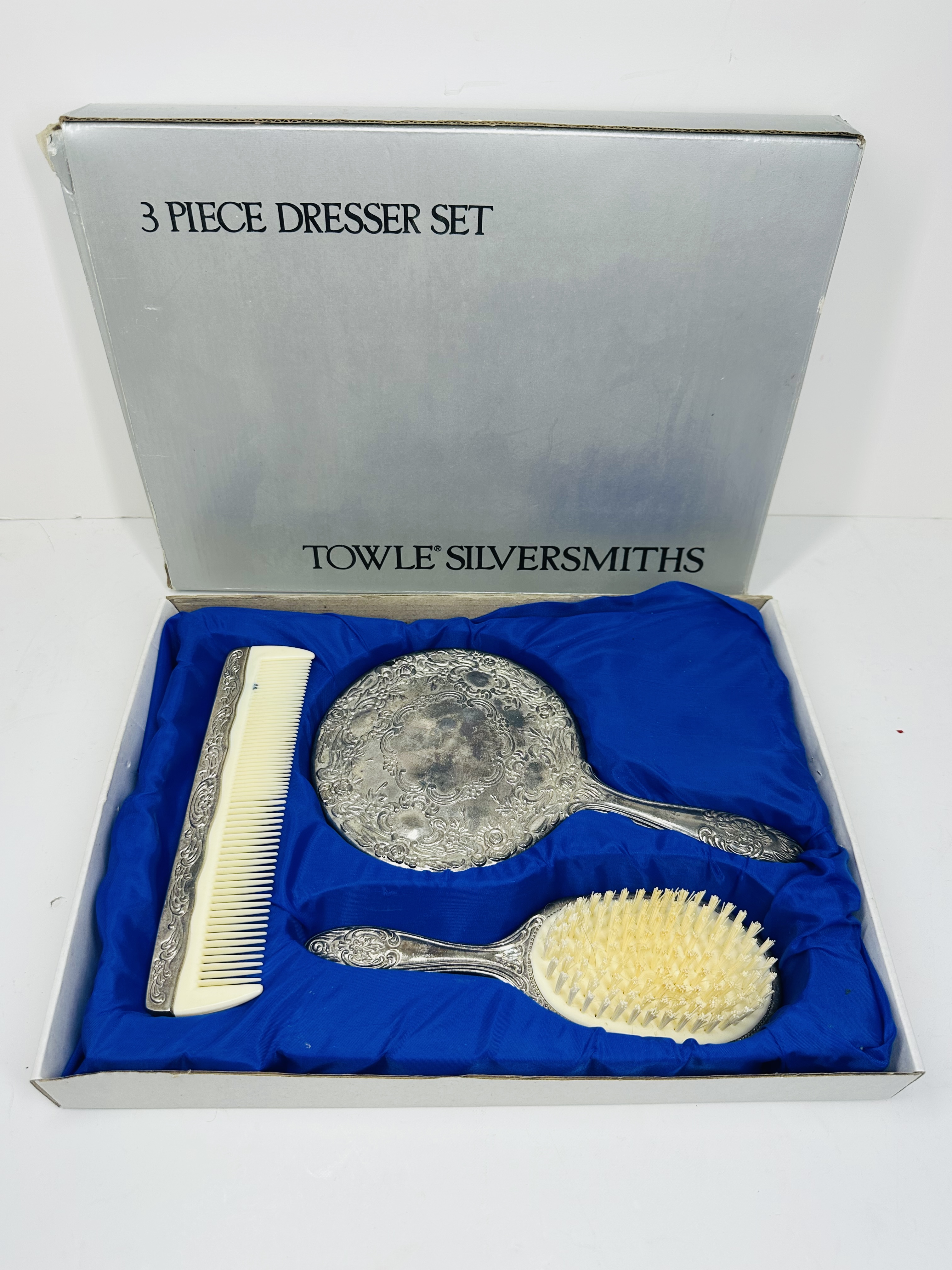 TOWLE SILVER PLATED DRESSER SET, 20TH CENTURY