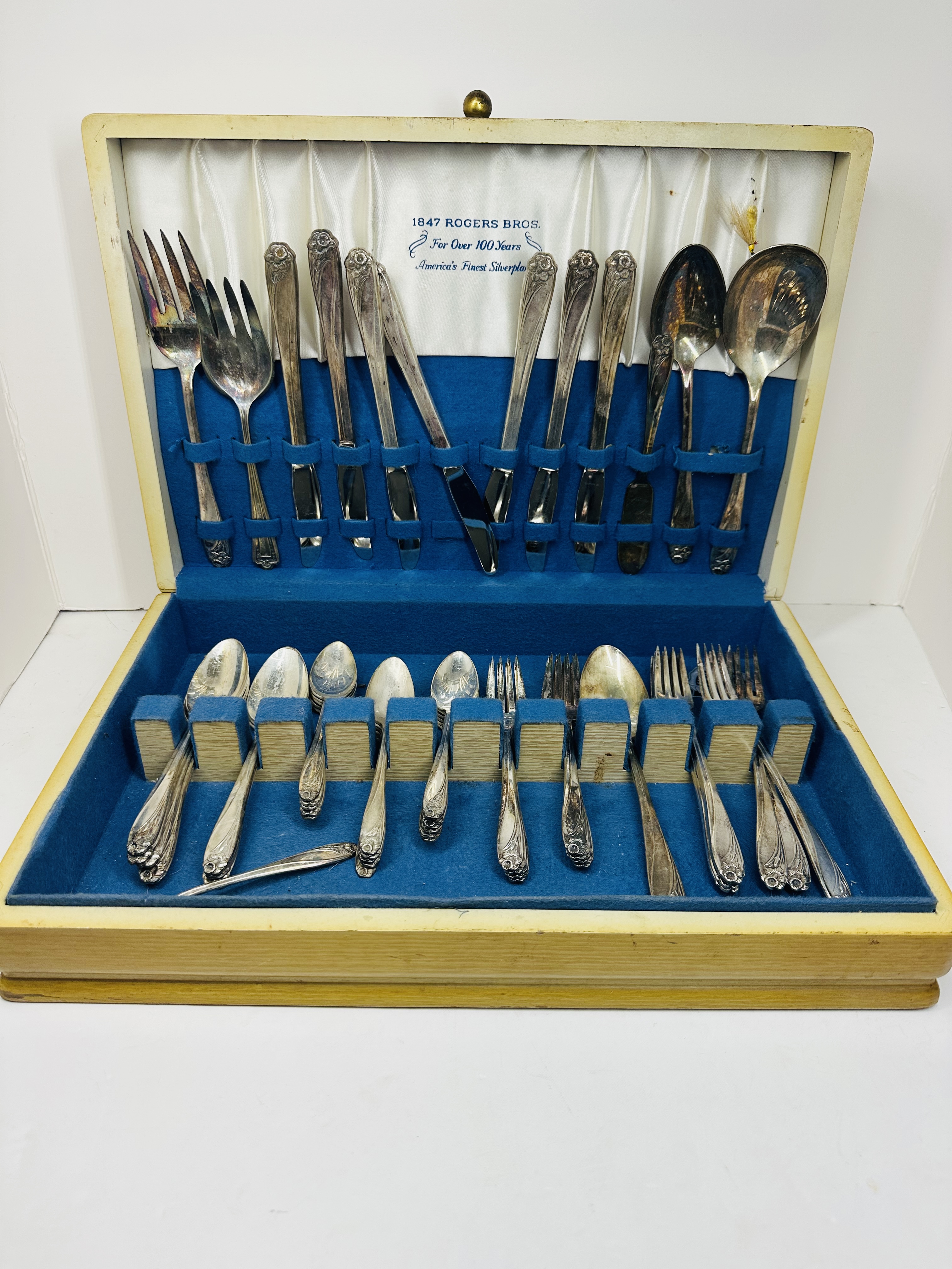 1847 ROGERS BROS. SILVERPLATE FLATWARE, 1950