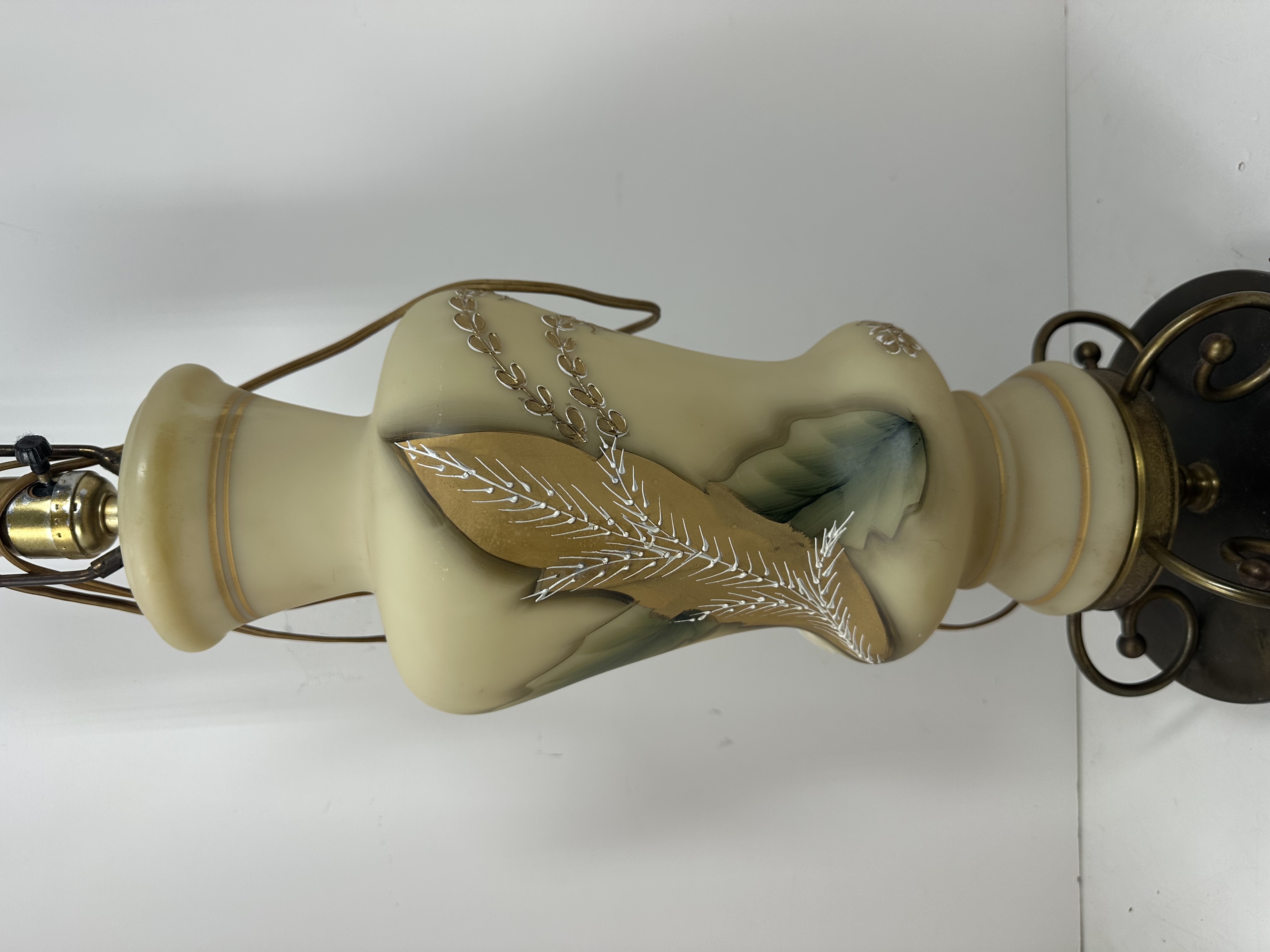 VINTAGE PAINTED CUSTARD GLASS LAMP