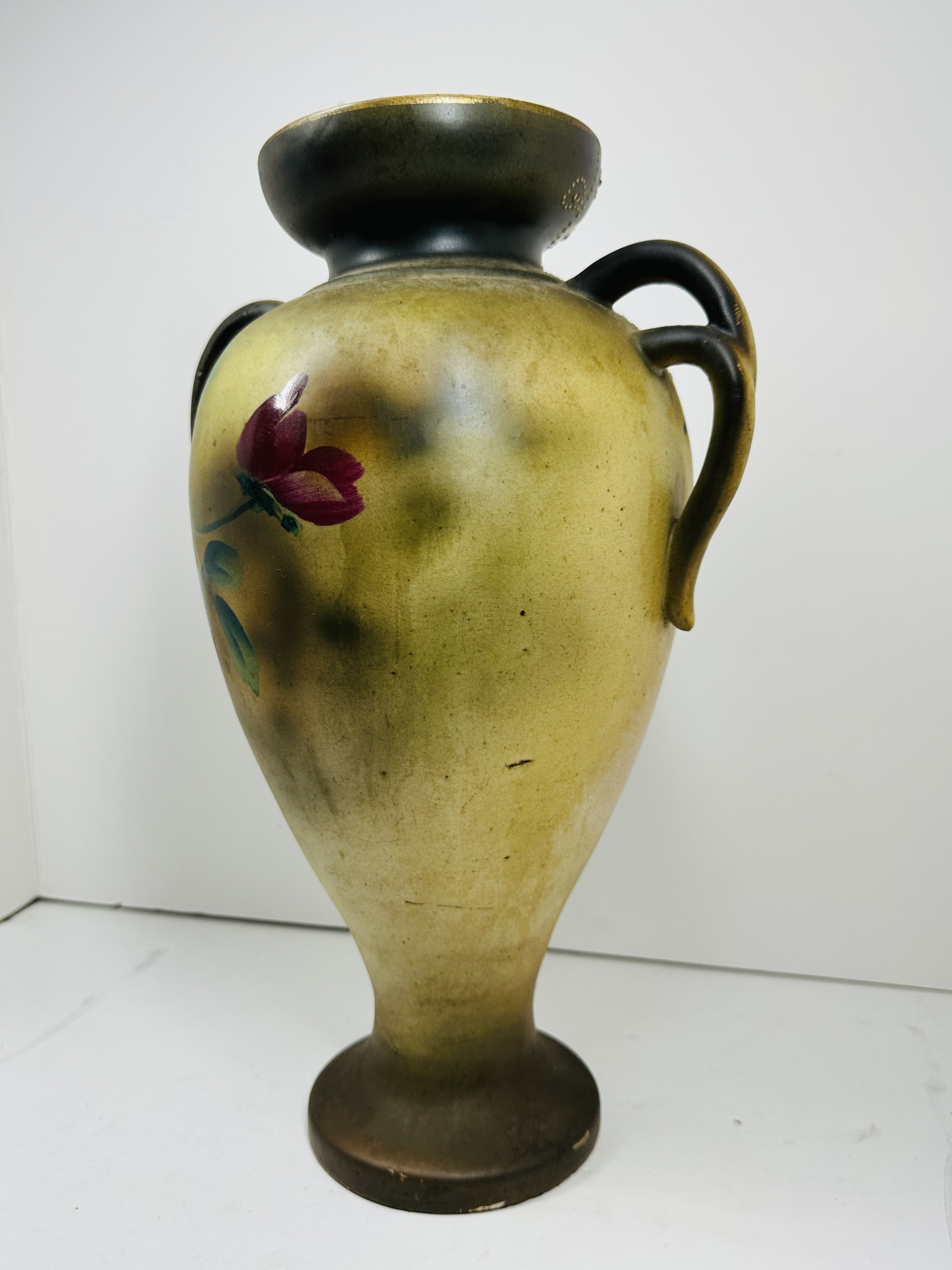 JAPANESE PORCELAIN MORIAGE VASE, C. 1910