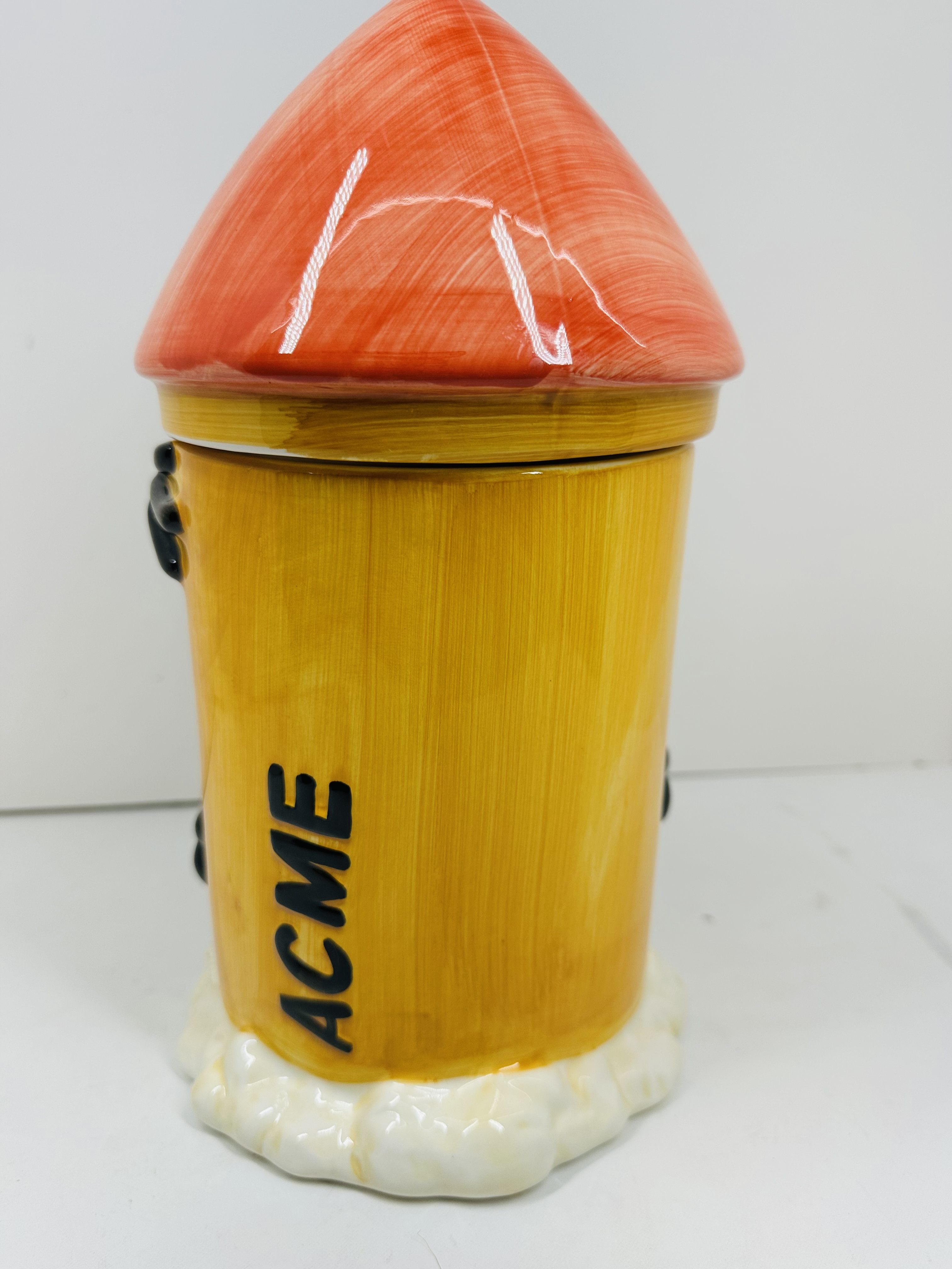WARNER BROS CERAMIC COYOTE JAR