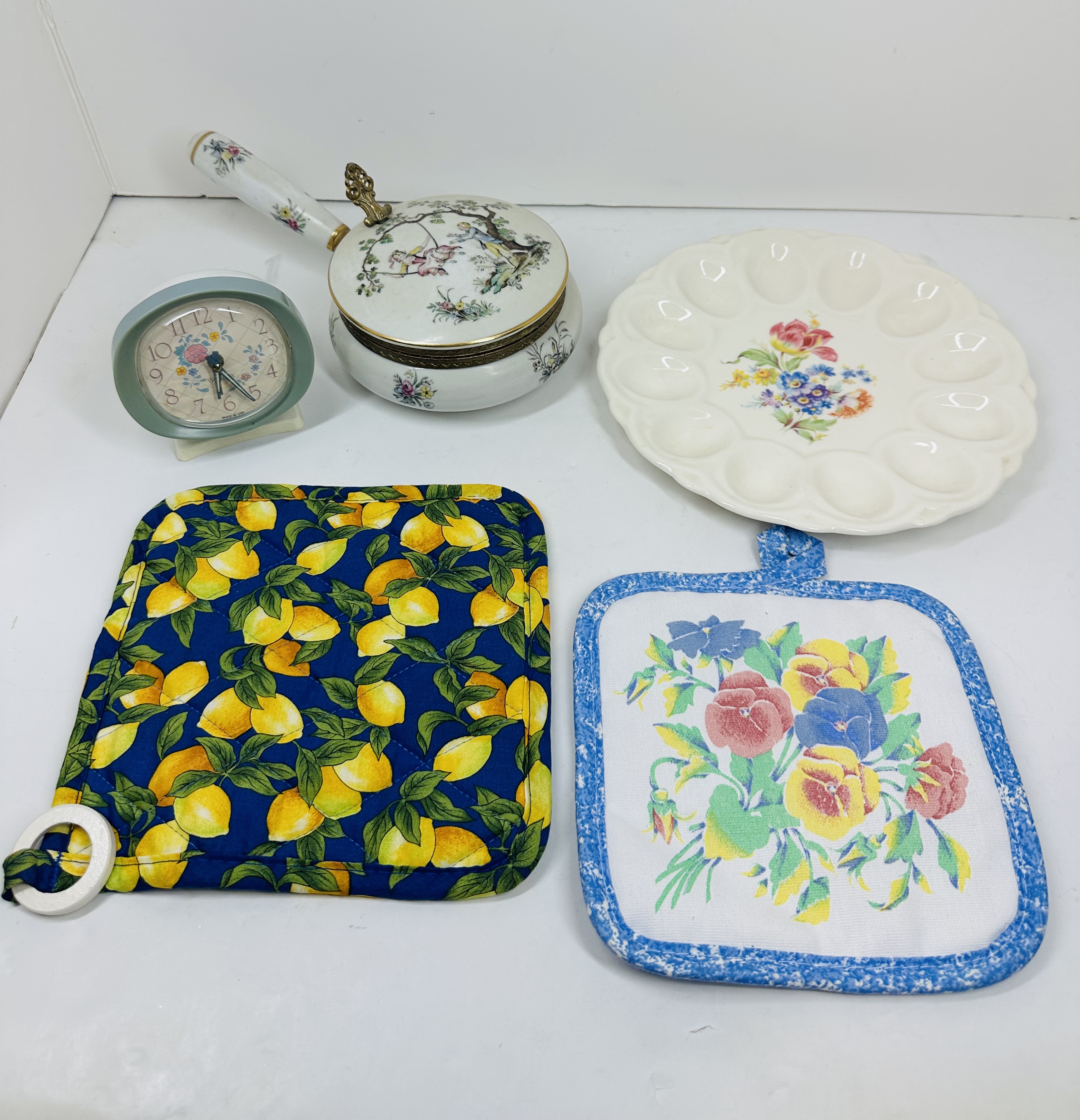 WESTCLOX AND E.R. VINTAGE HOUSEWARES
