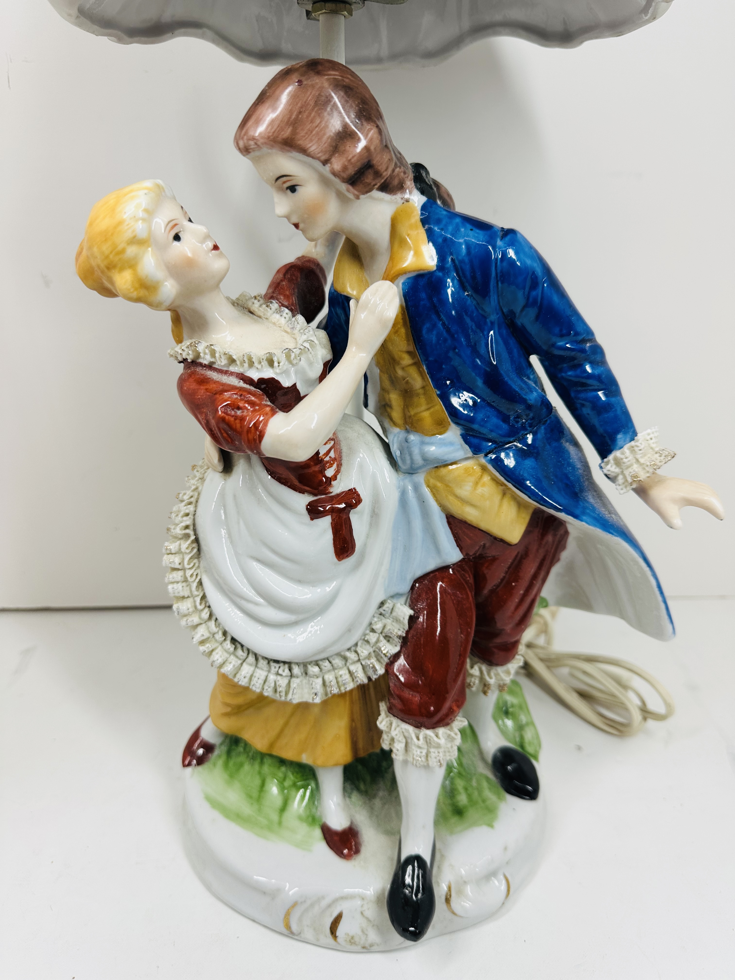 PORCELAIN FIGURAL COURTING COUPLE LAMP, MID-20TH CENTURY