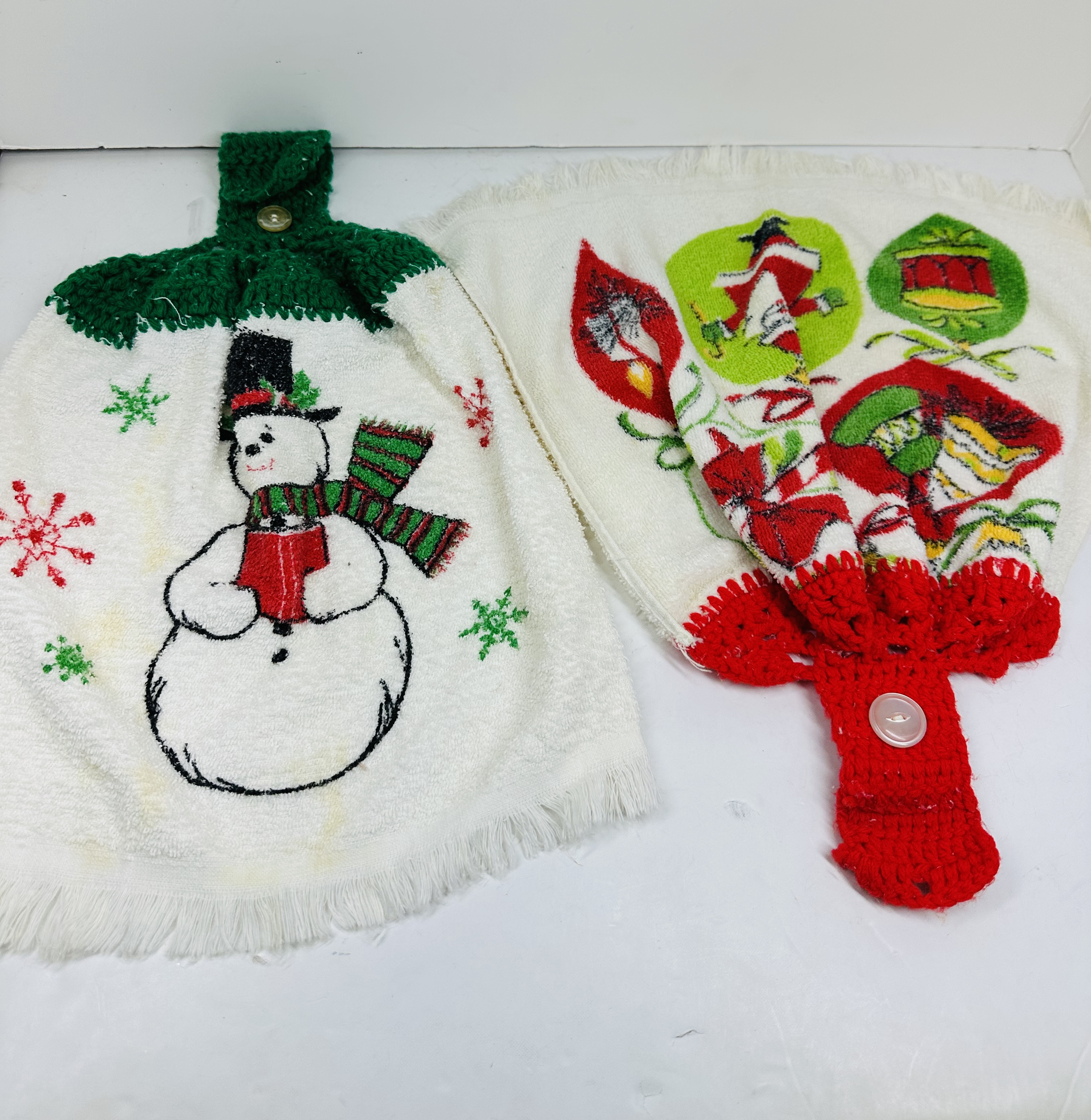 VARIOUS MAKERS, 11 VINTAGE CHRISTMAS TEXTILES, 20TH CENTURY