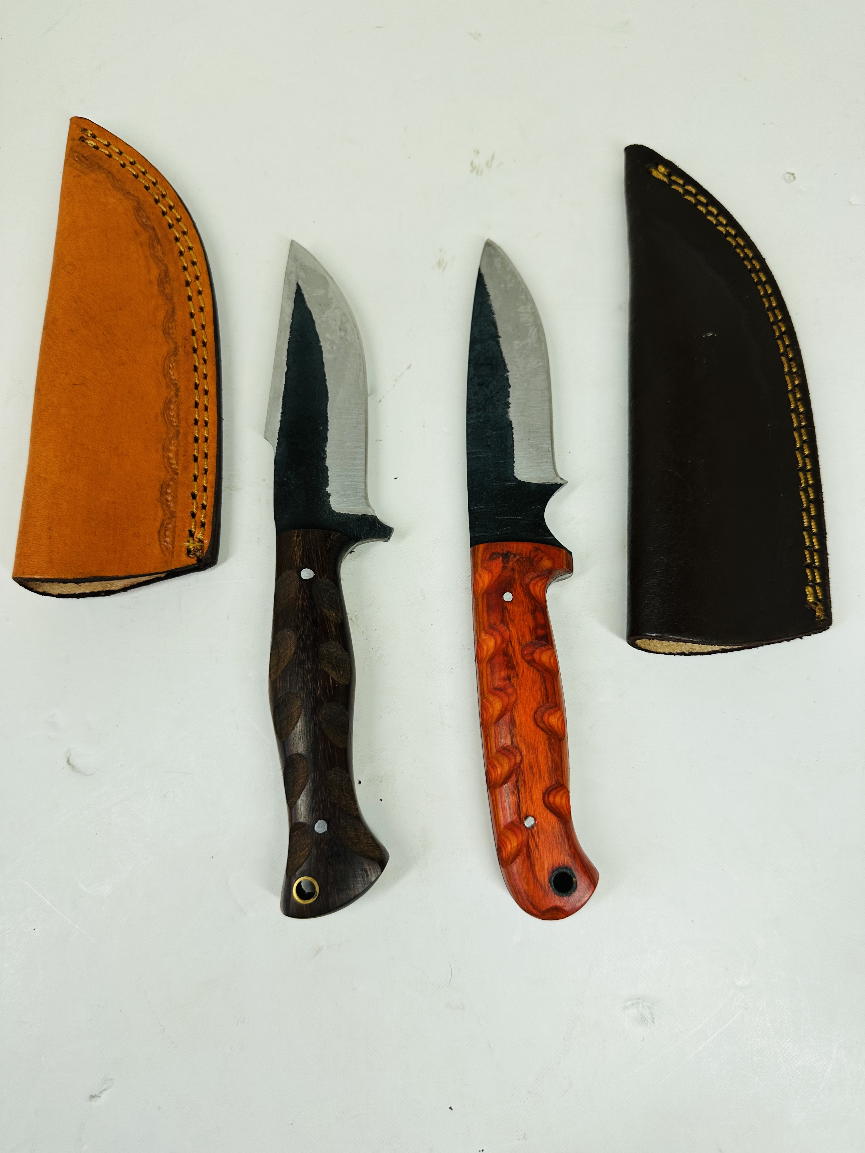 PAIR OF STEEL HUNTING KNIVES, MODERN